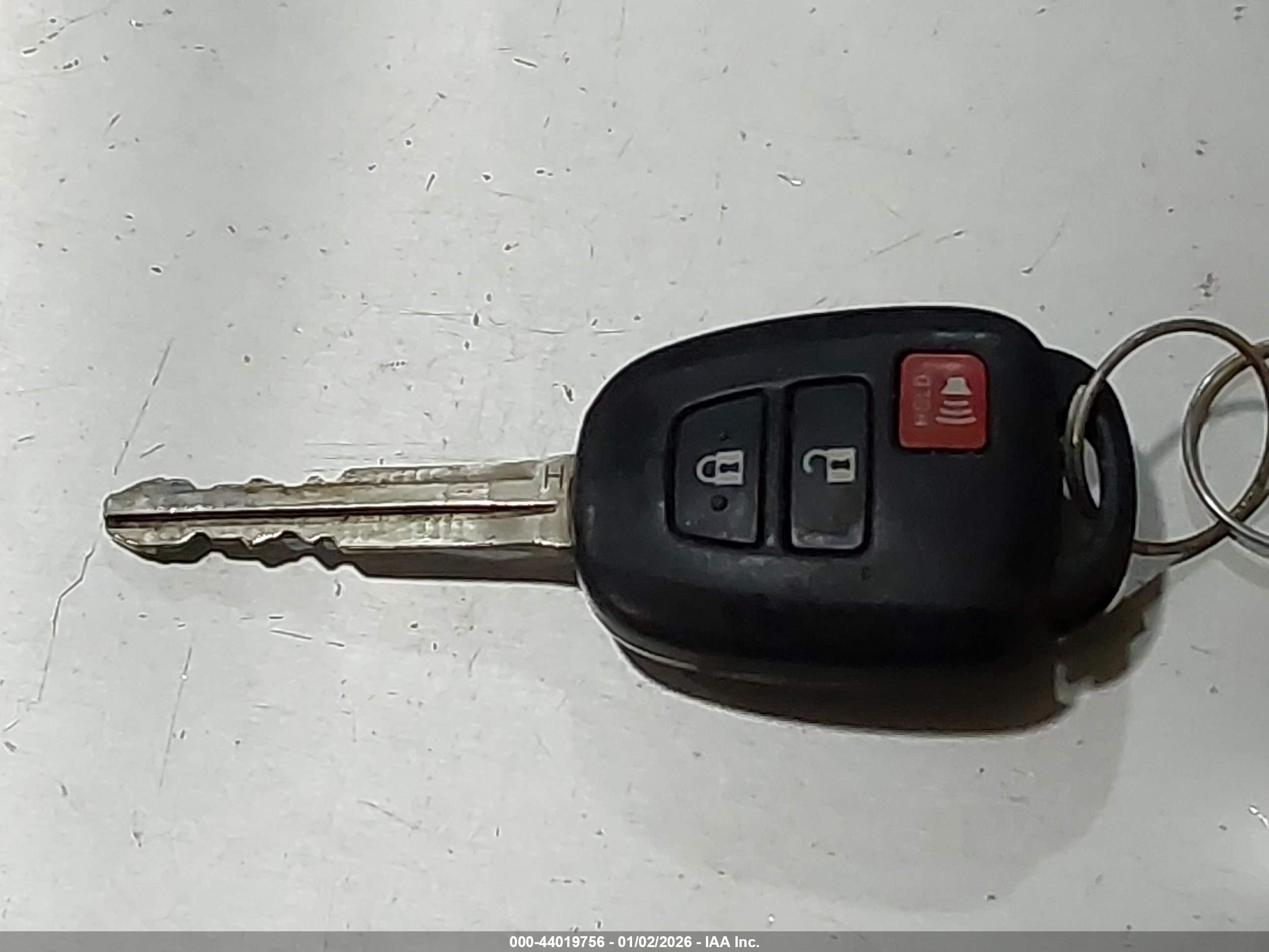 TOYOTA RAV4 image 11