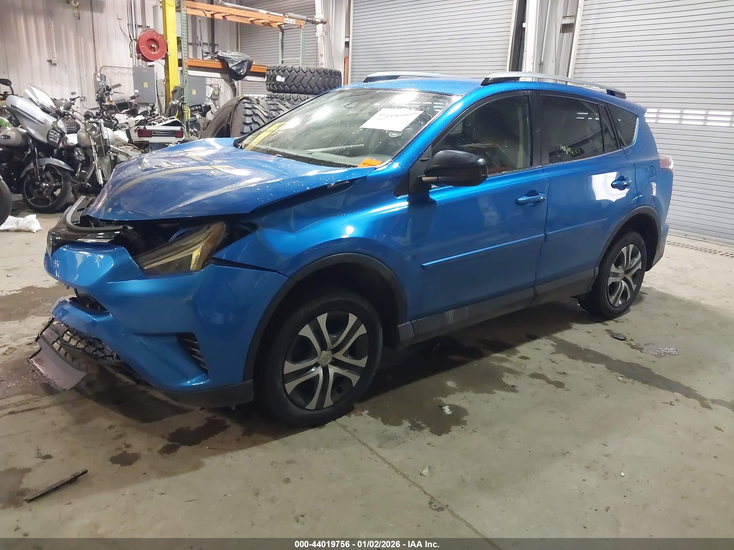 TOYOTA RAV4 image 2