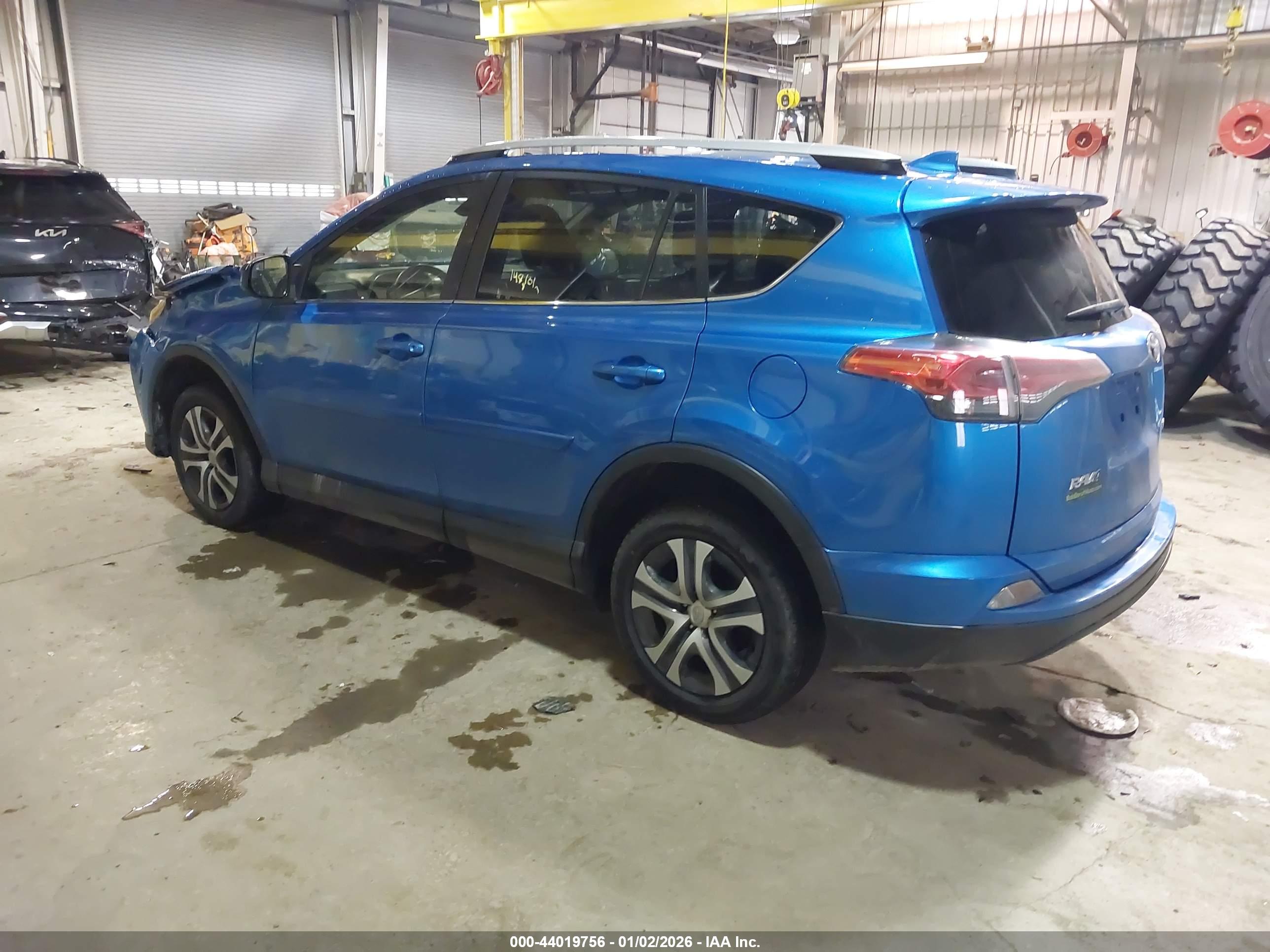 TOYOTA RAV4 image 3