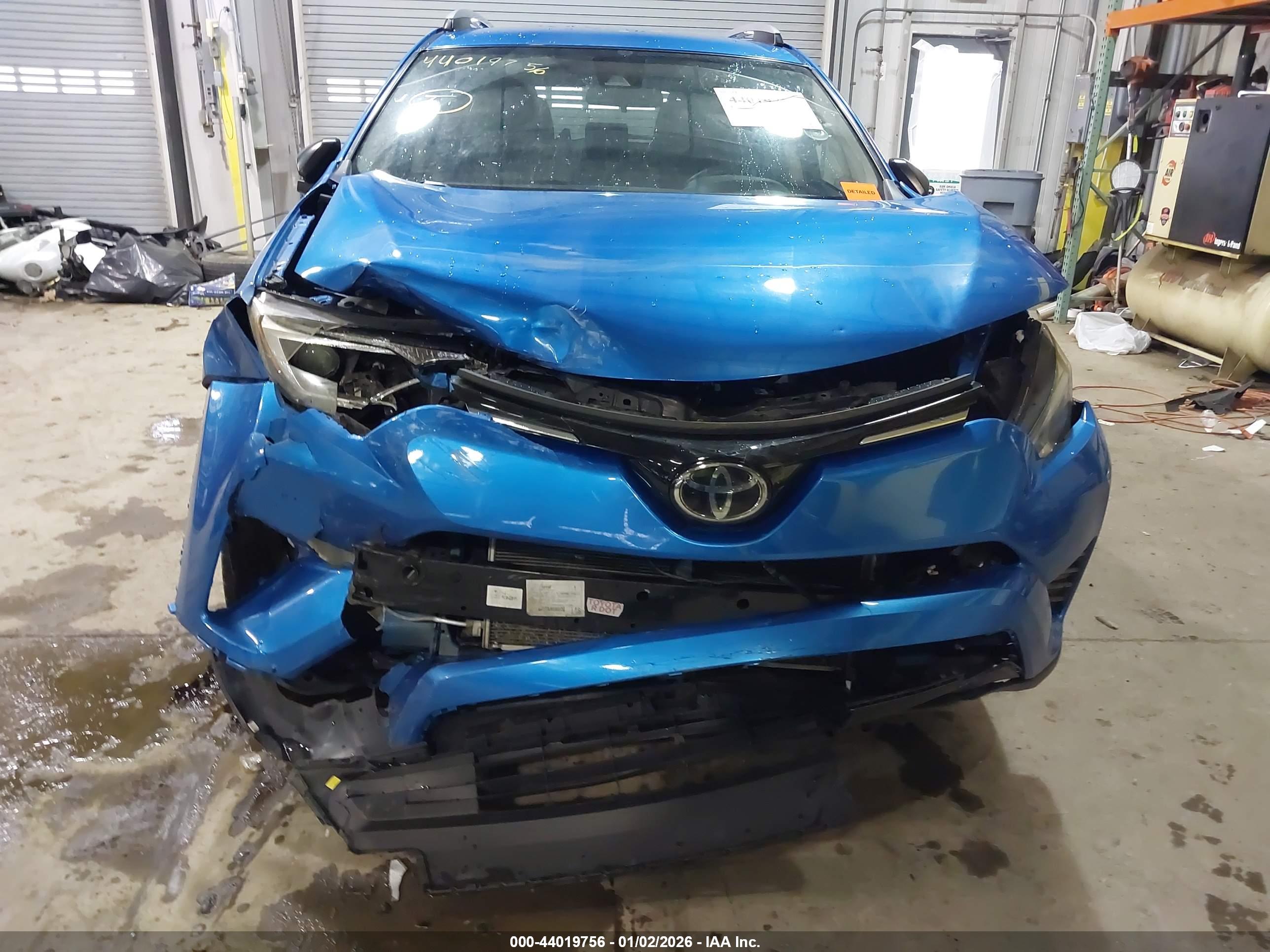 TOYOTA RAV4 image 6