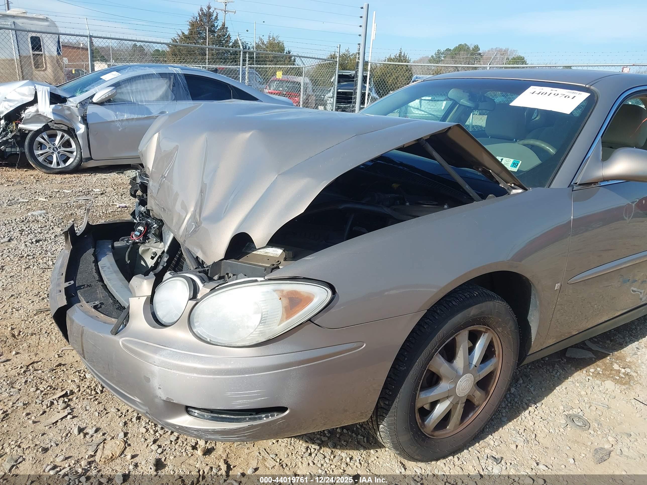 BUICK LACROSSE image 6