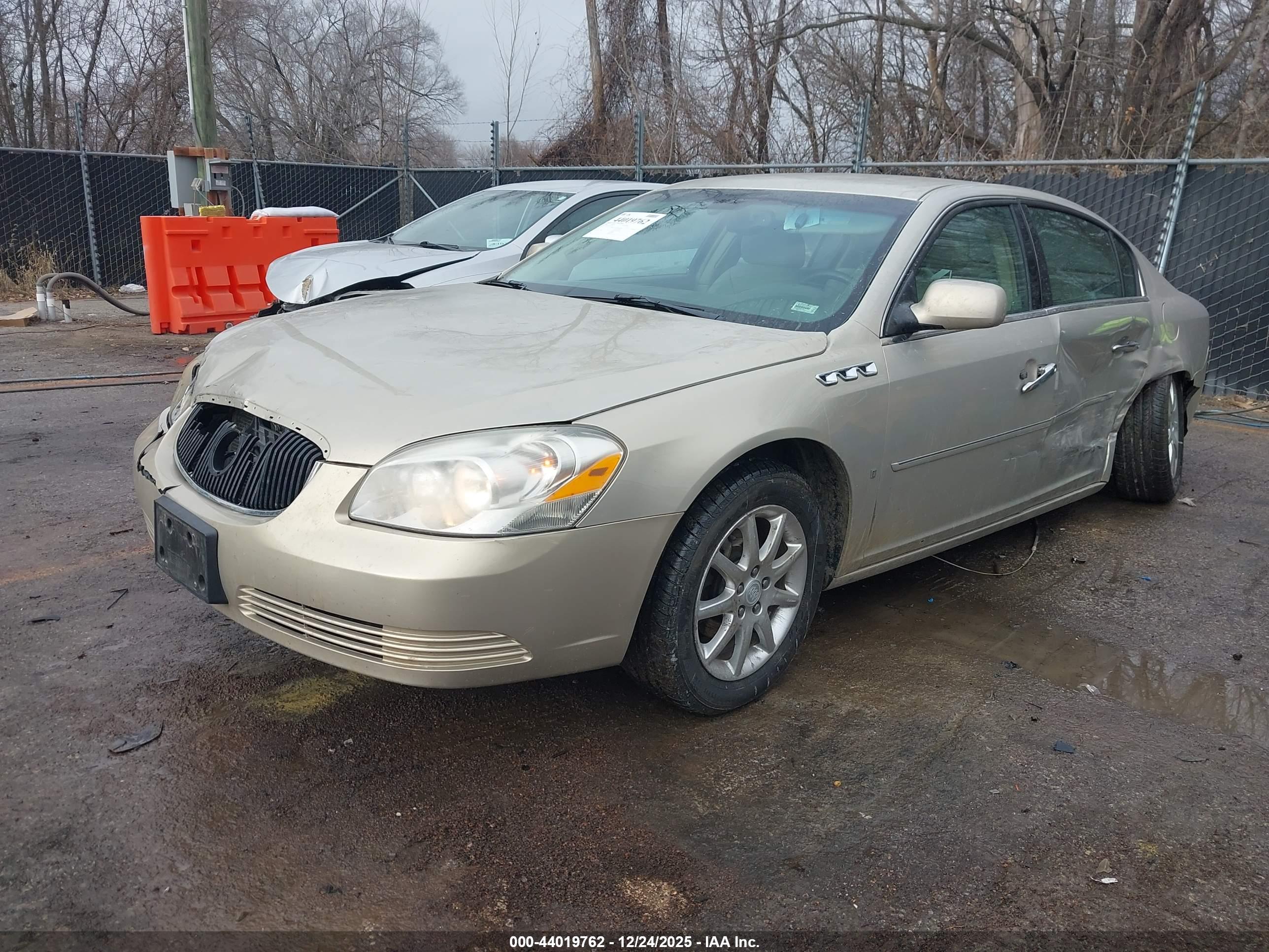 BUICK LUCERNE image 2