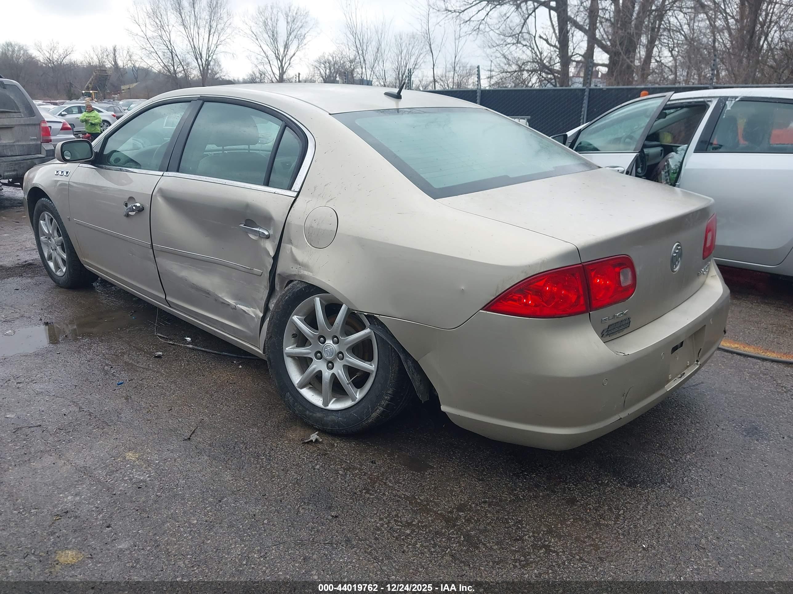 BUICK LUCERNE image 3