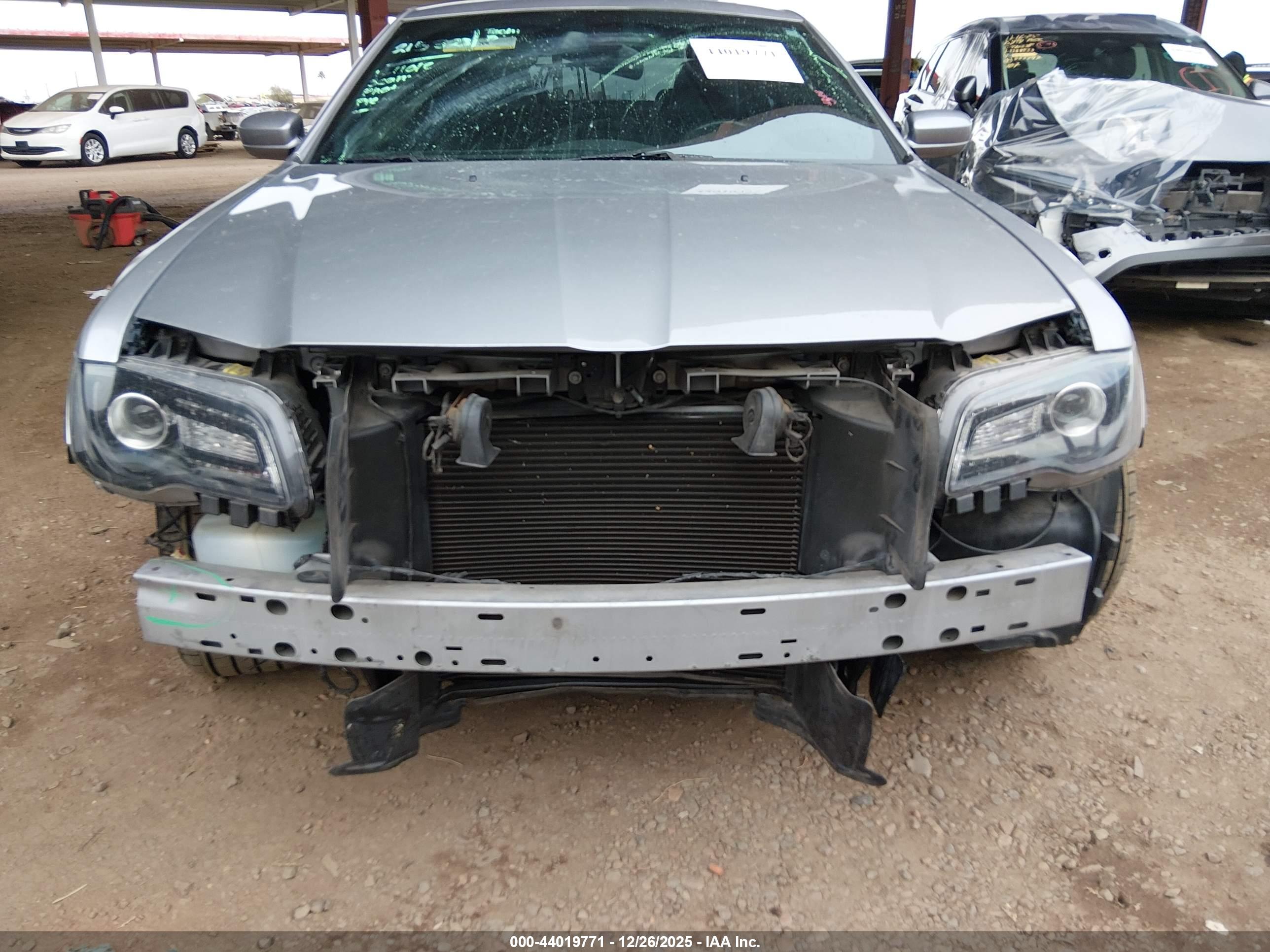 CHRYSLER 300 image 6