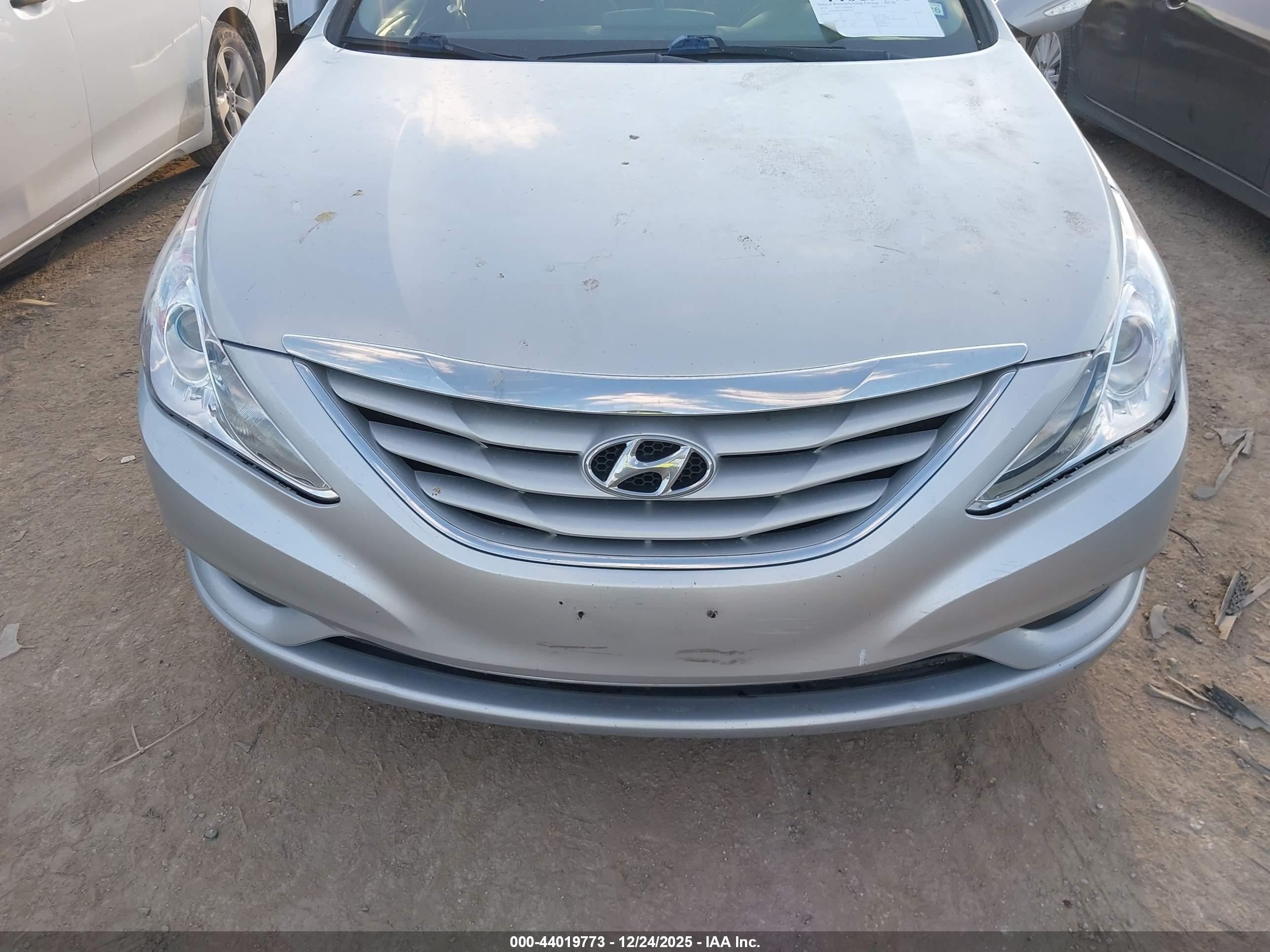 HYUNDAI SONATA image 6