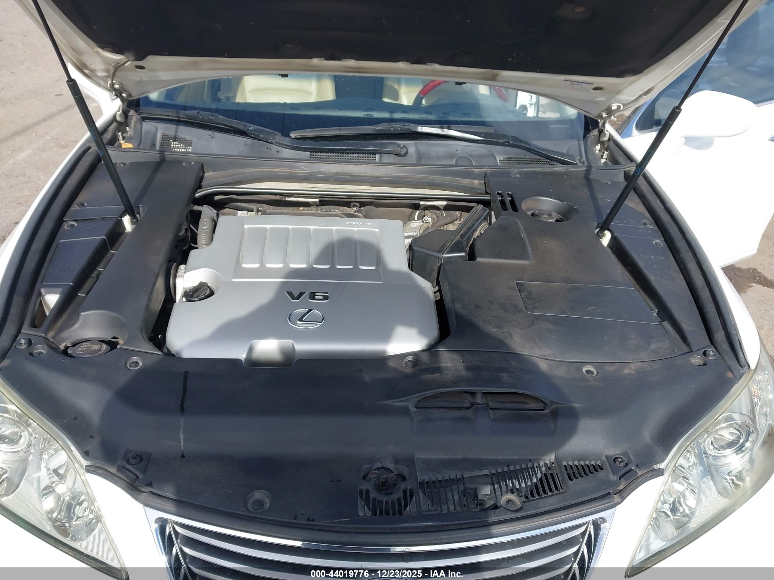LEXUS ES image 10