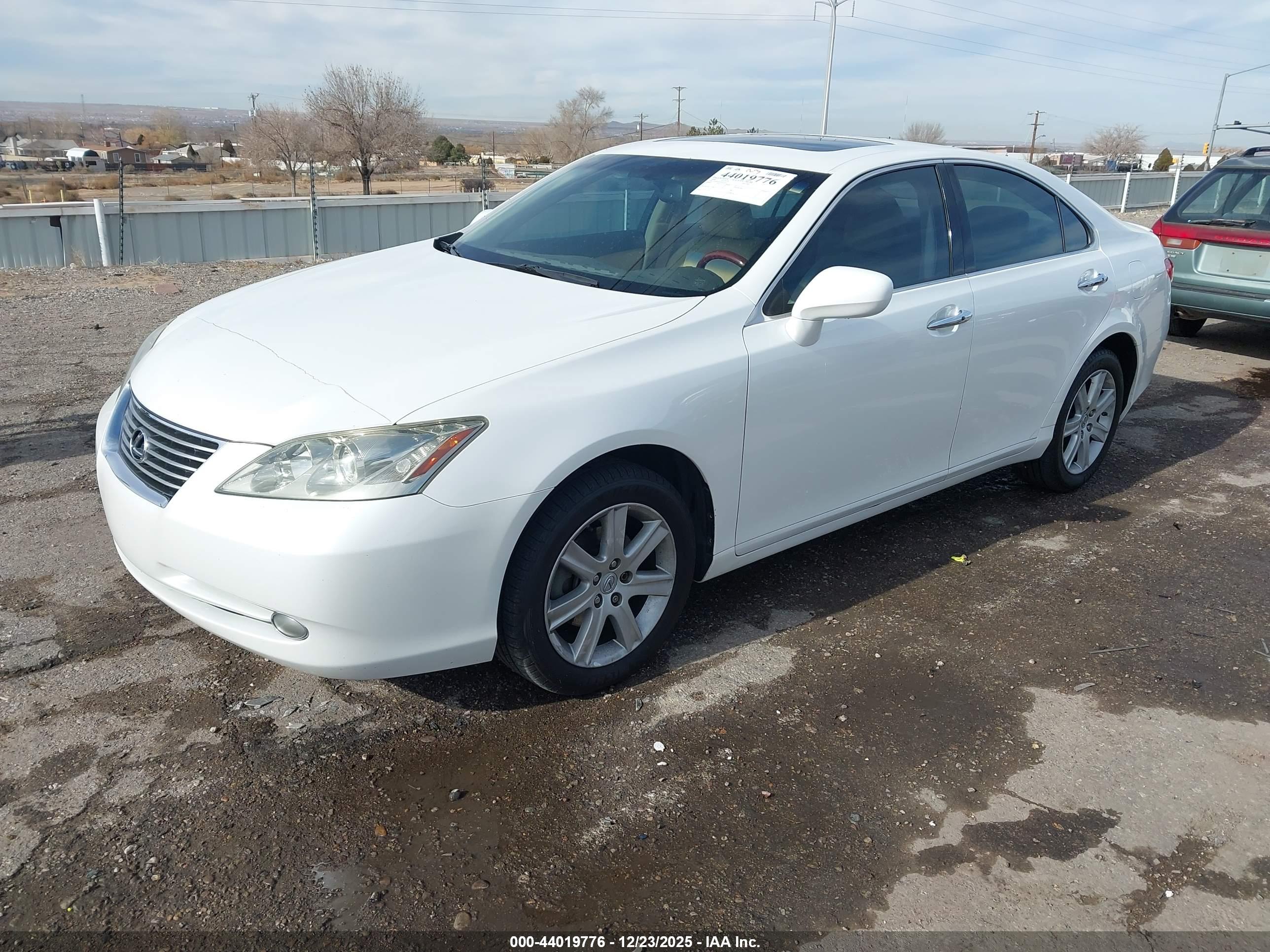 LEXUS ES image 2