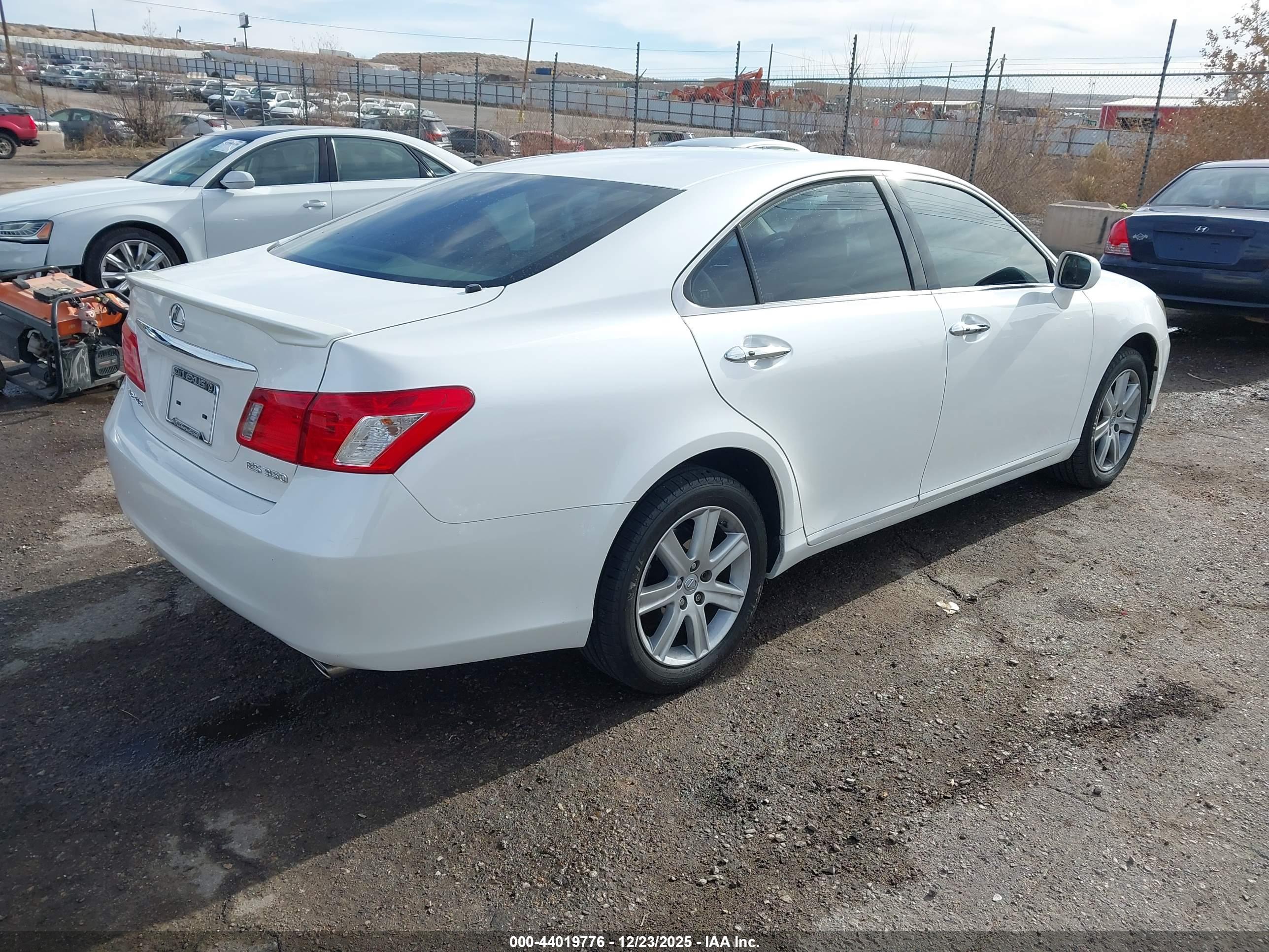 LEXUS ES image 4