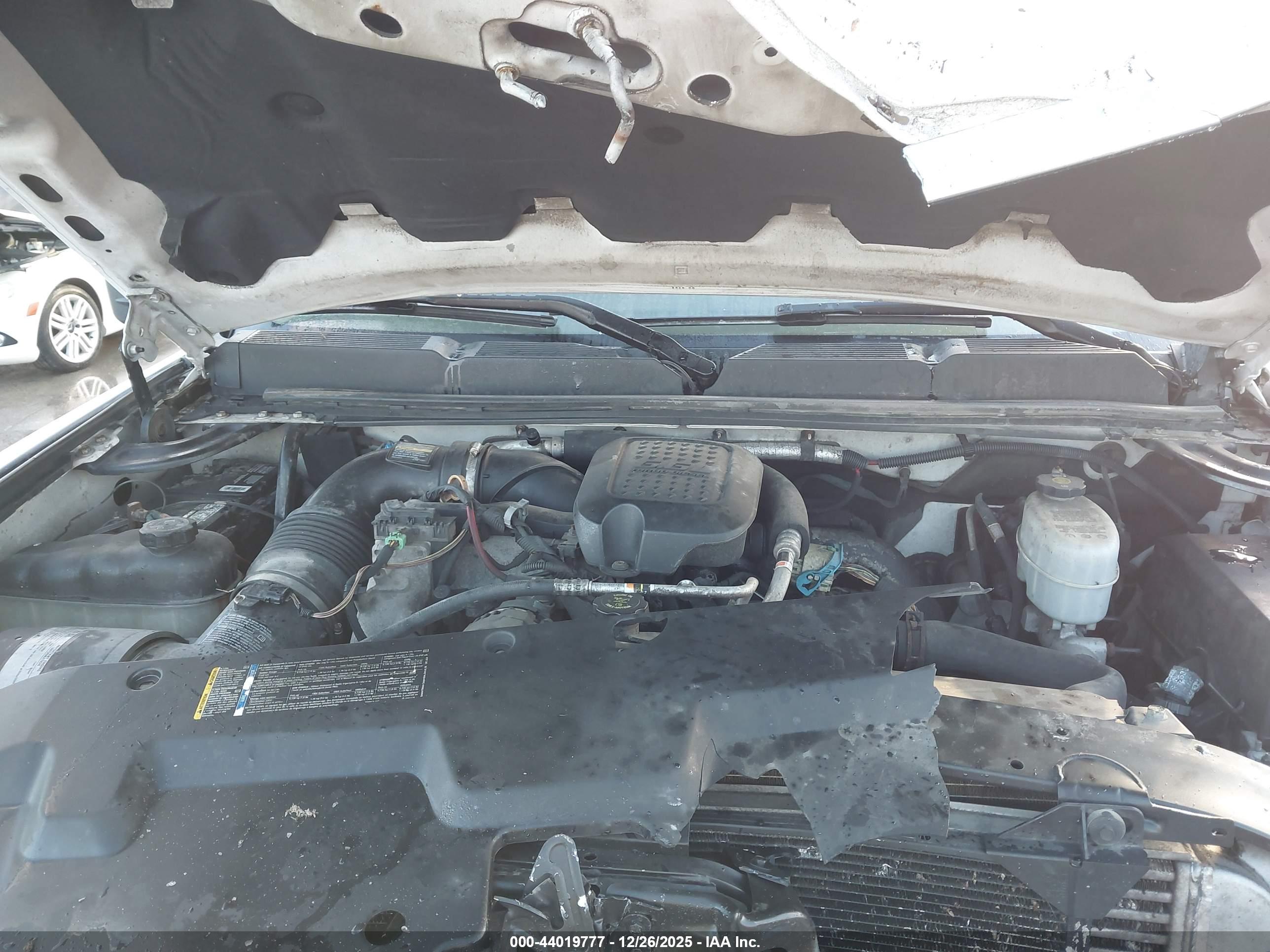 CHEVROLET SILVERADO image 10