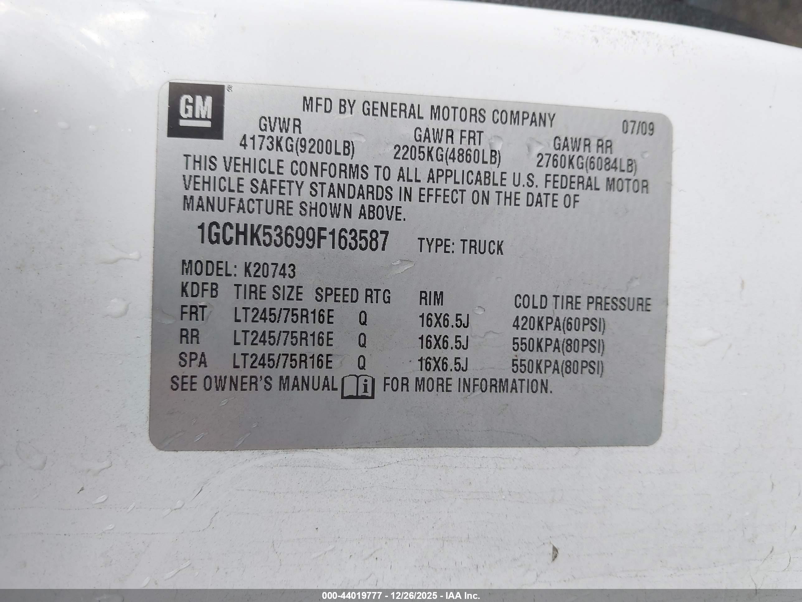 CHEVROLET SILVERADO image 9