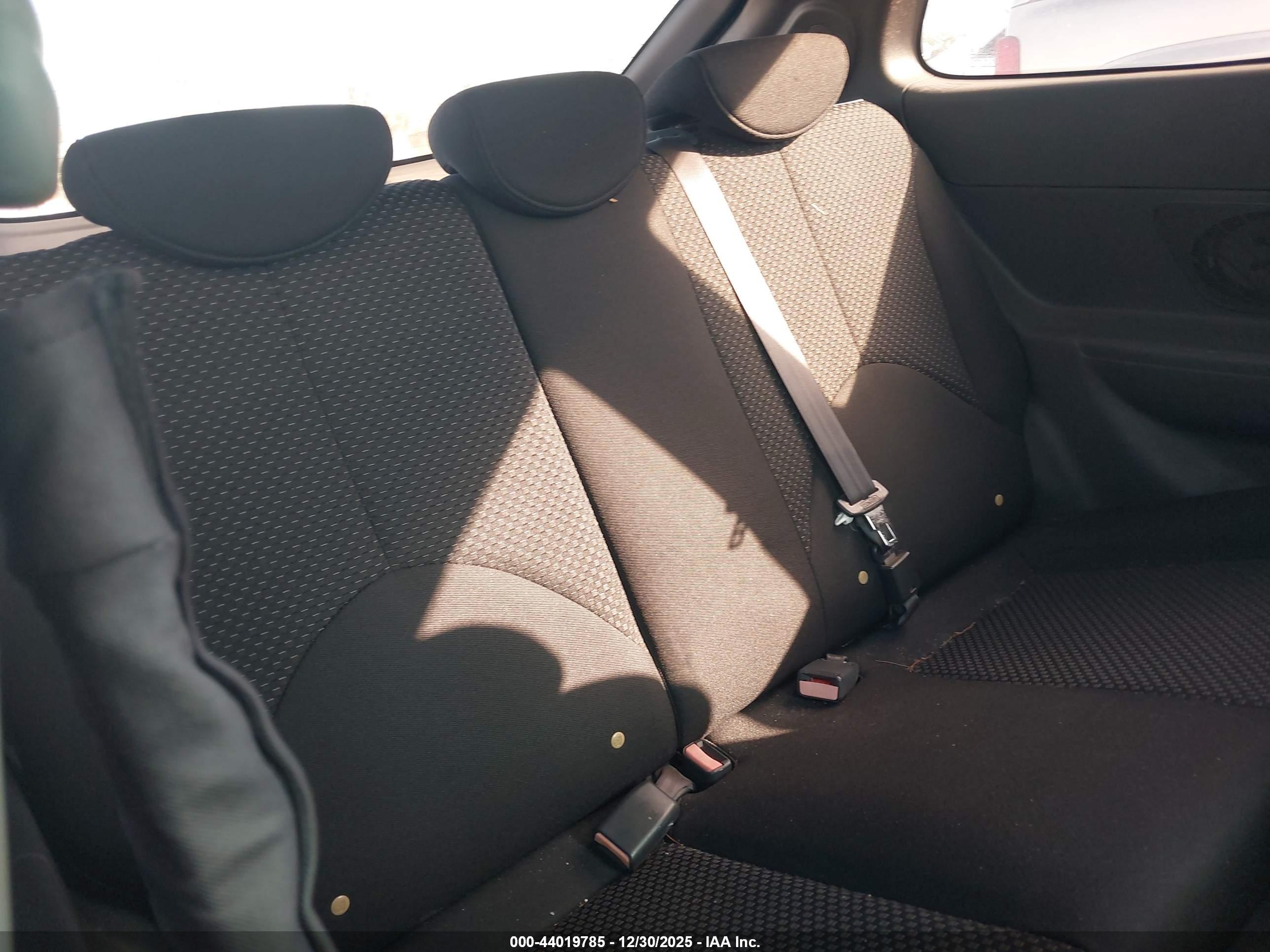 HYUNDAI ACCENT image 8