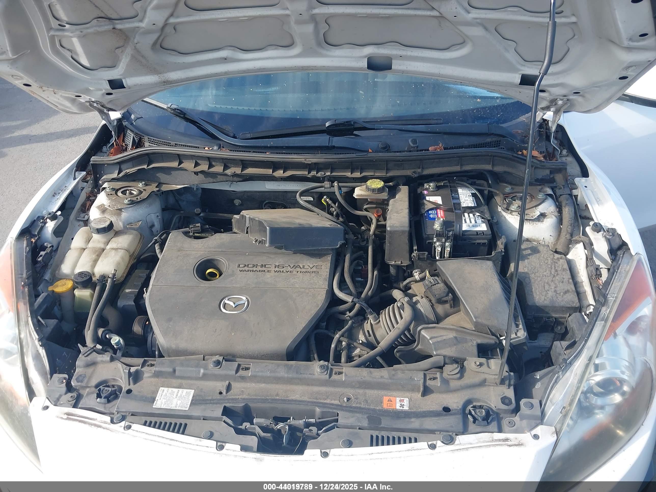 MAZDA MAZDA3 image 10