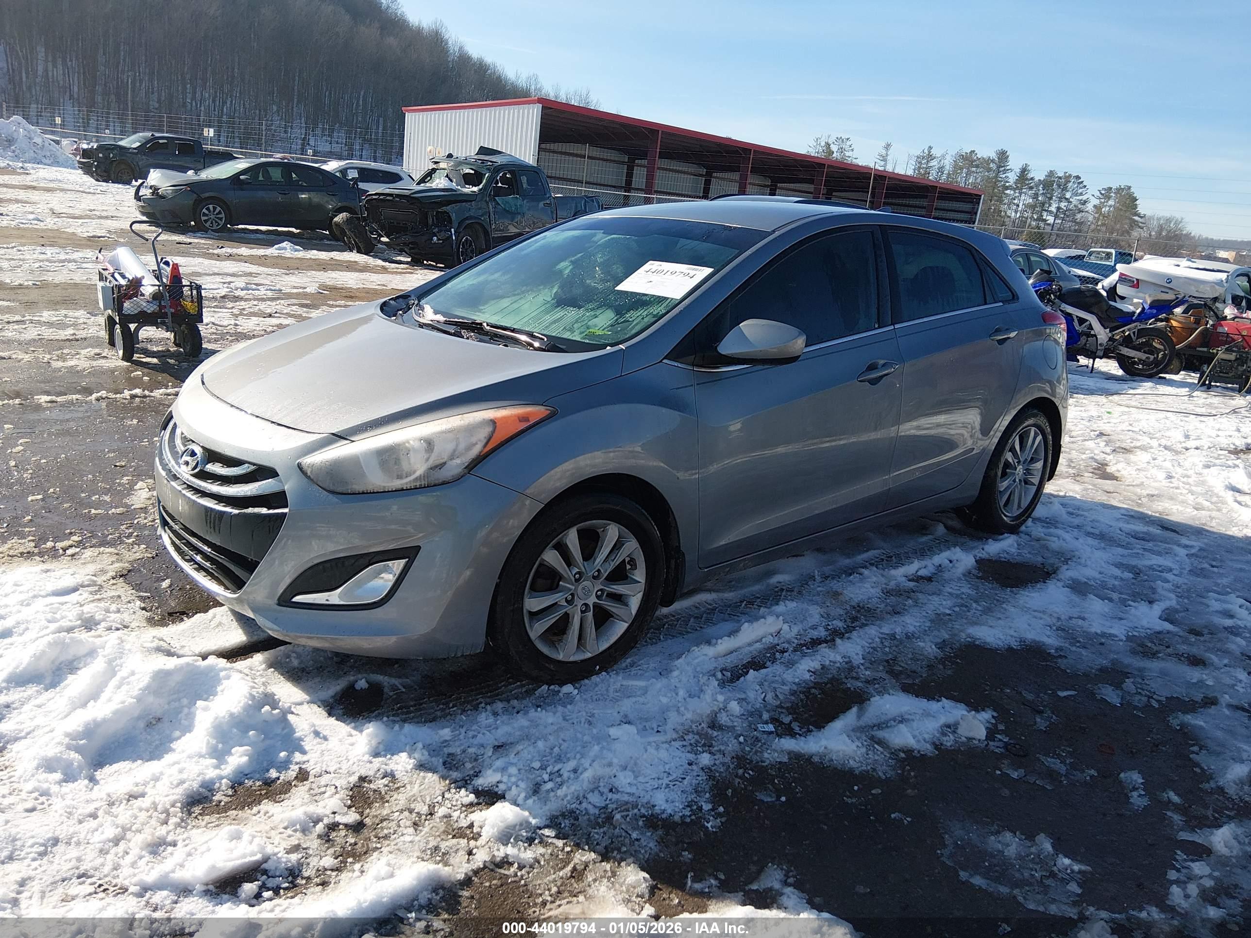 HYUNDAI ELANTRA image 2