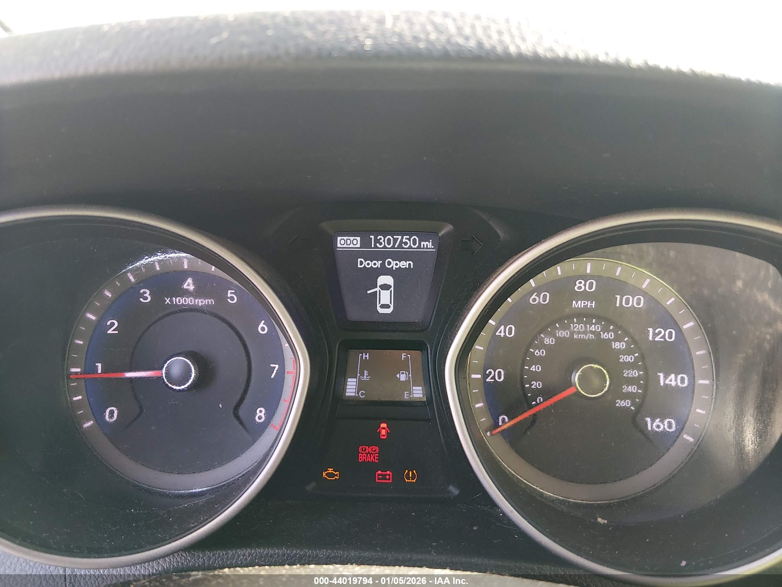 HYUNDAI ELANTRA image 7