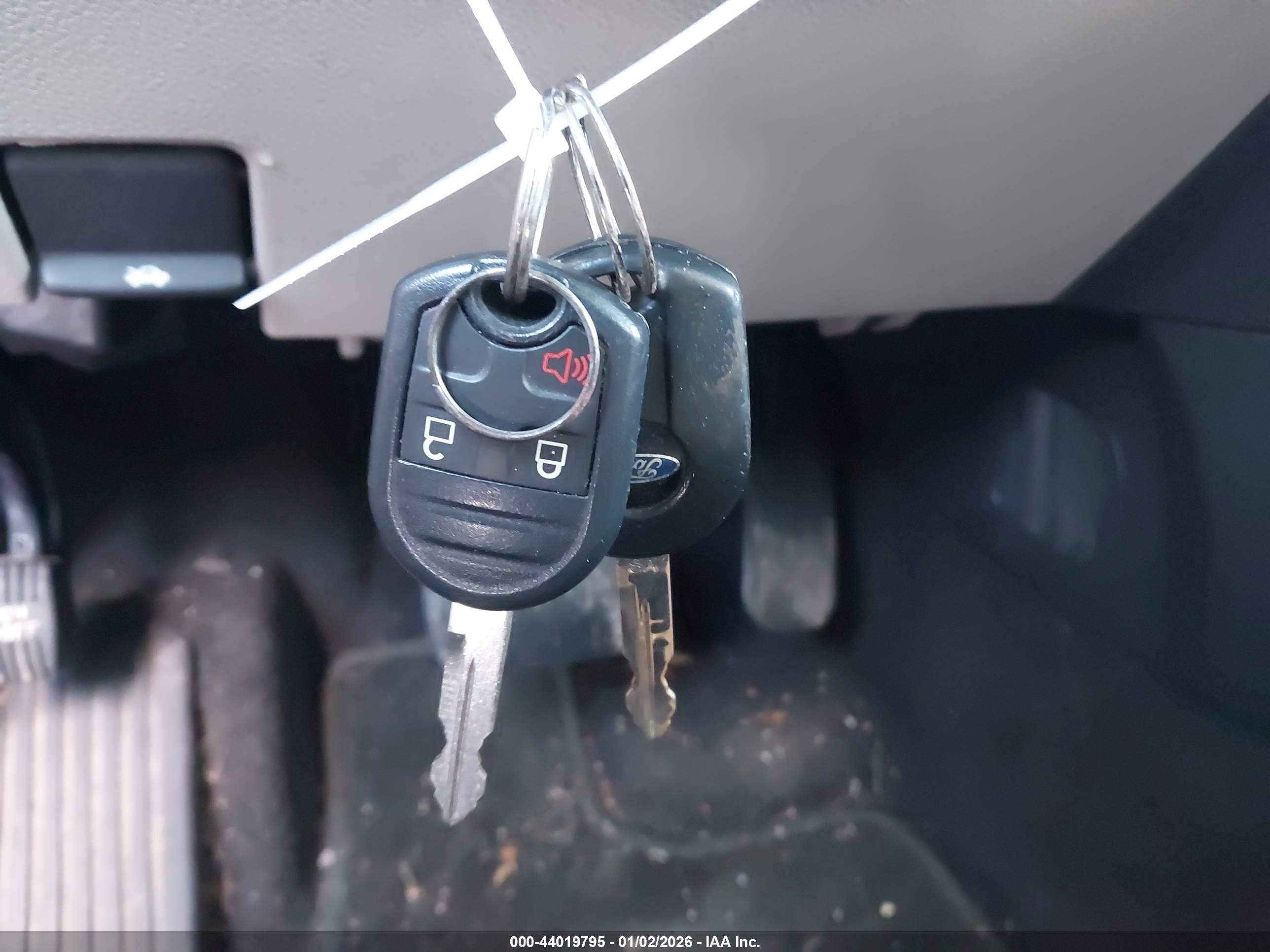 FORD EXPLORER image 11