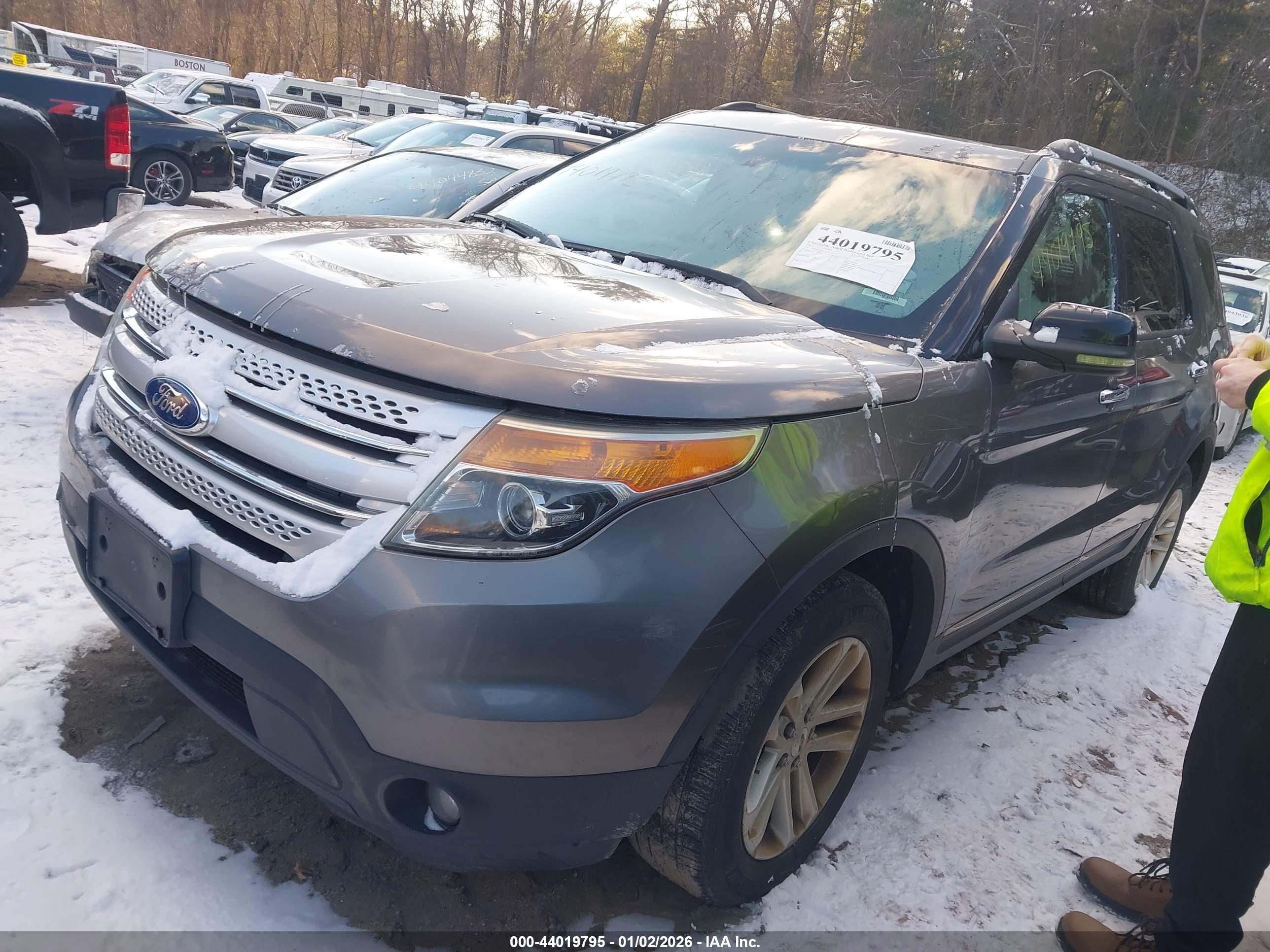 FORD EXPLORER image 2