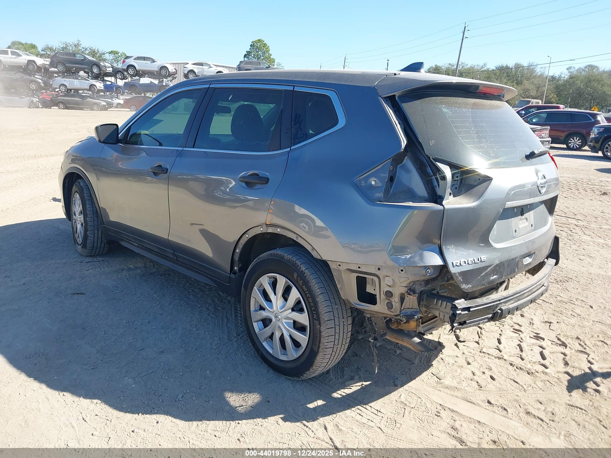 NISSAN ROGUE image 3
