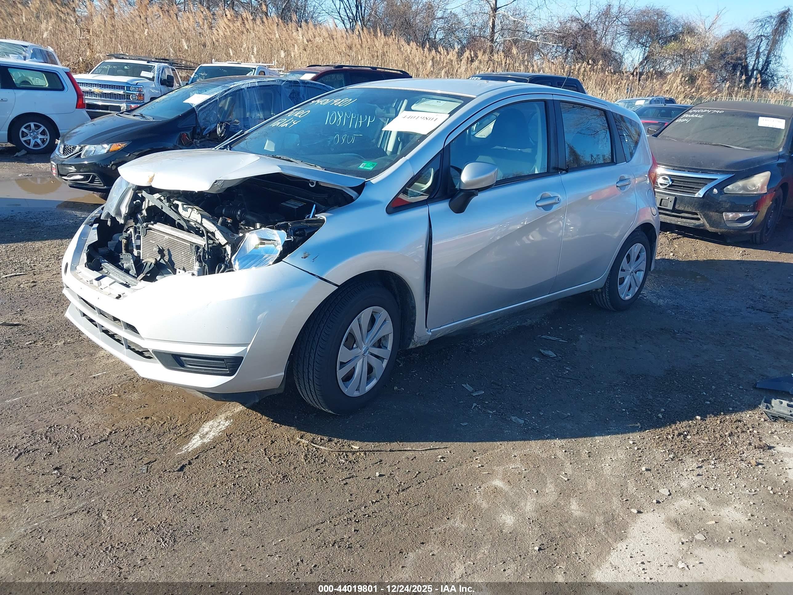 NISSAN VERSA image 2