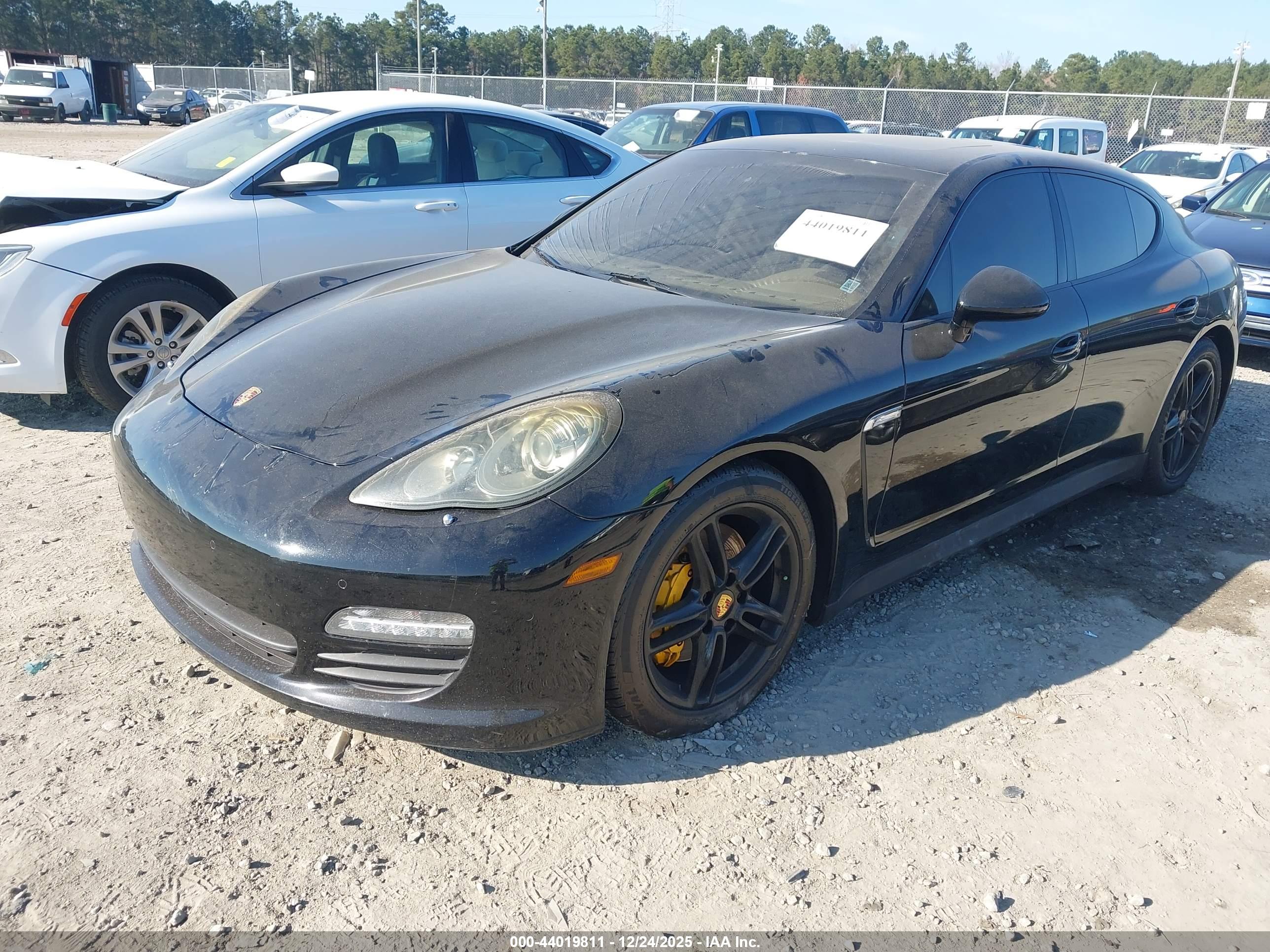 PORSCHE PANAMERA image 2