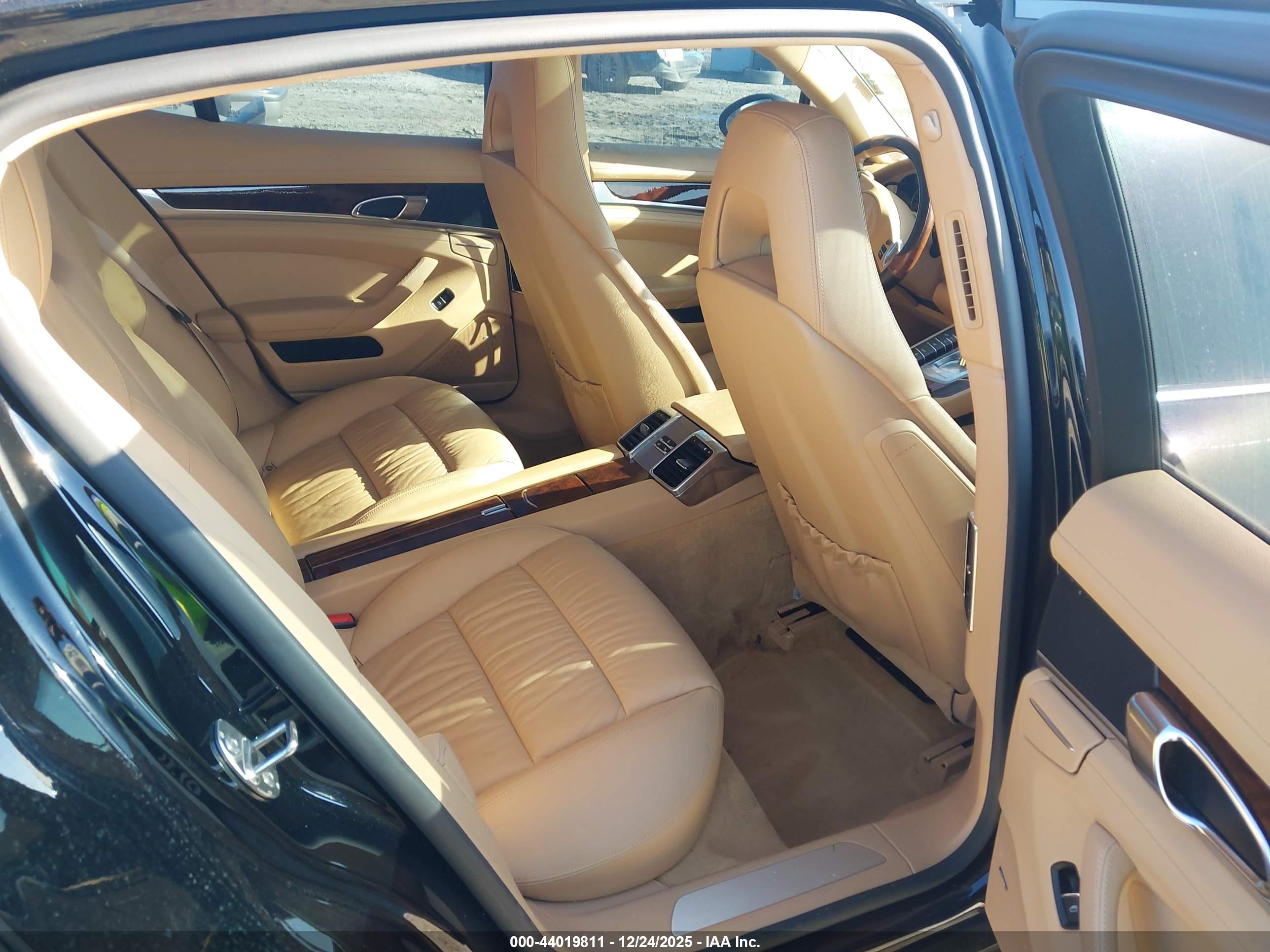 PORSCHE PANAMERA image 8