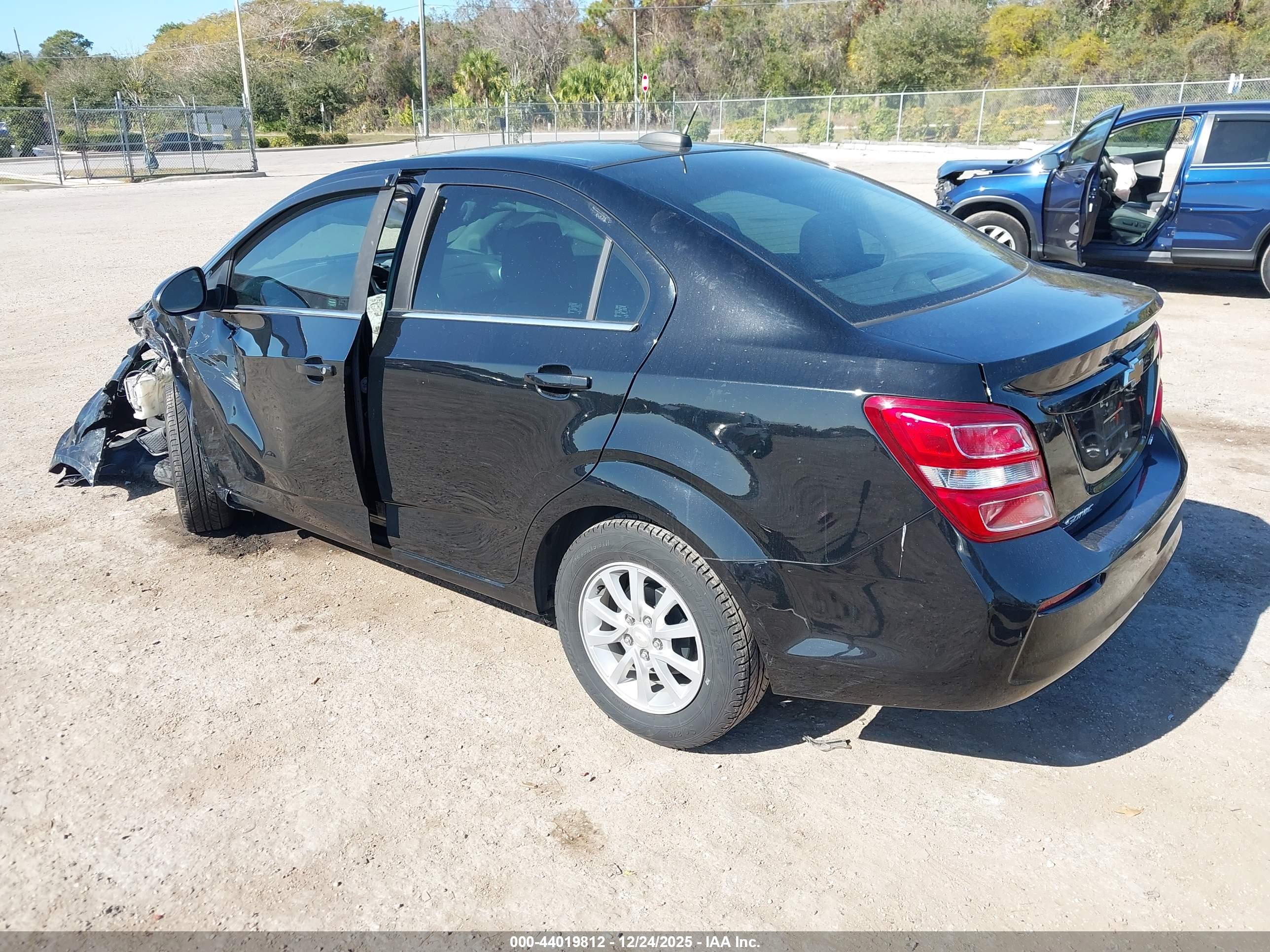CHEVROLET SONIC image 3