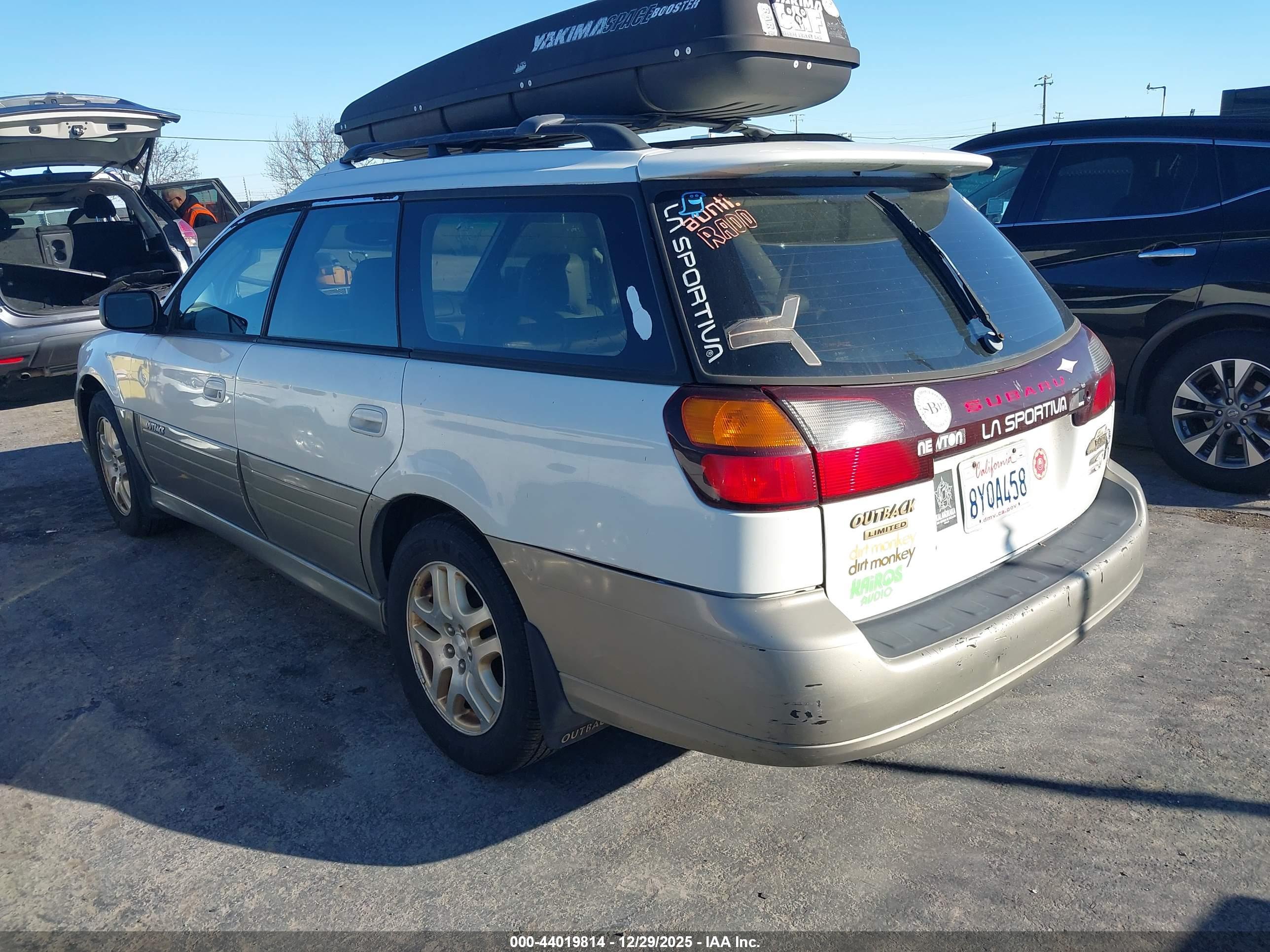 SUBARU OUTBACK image 3