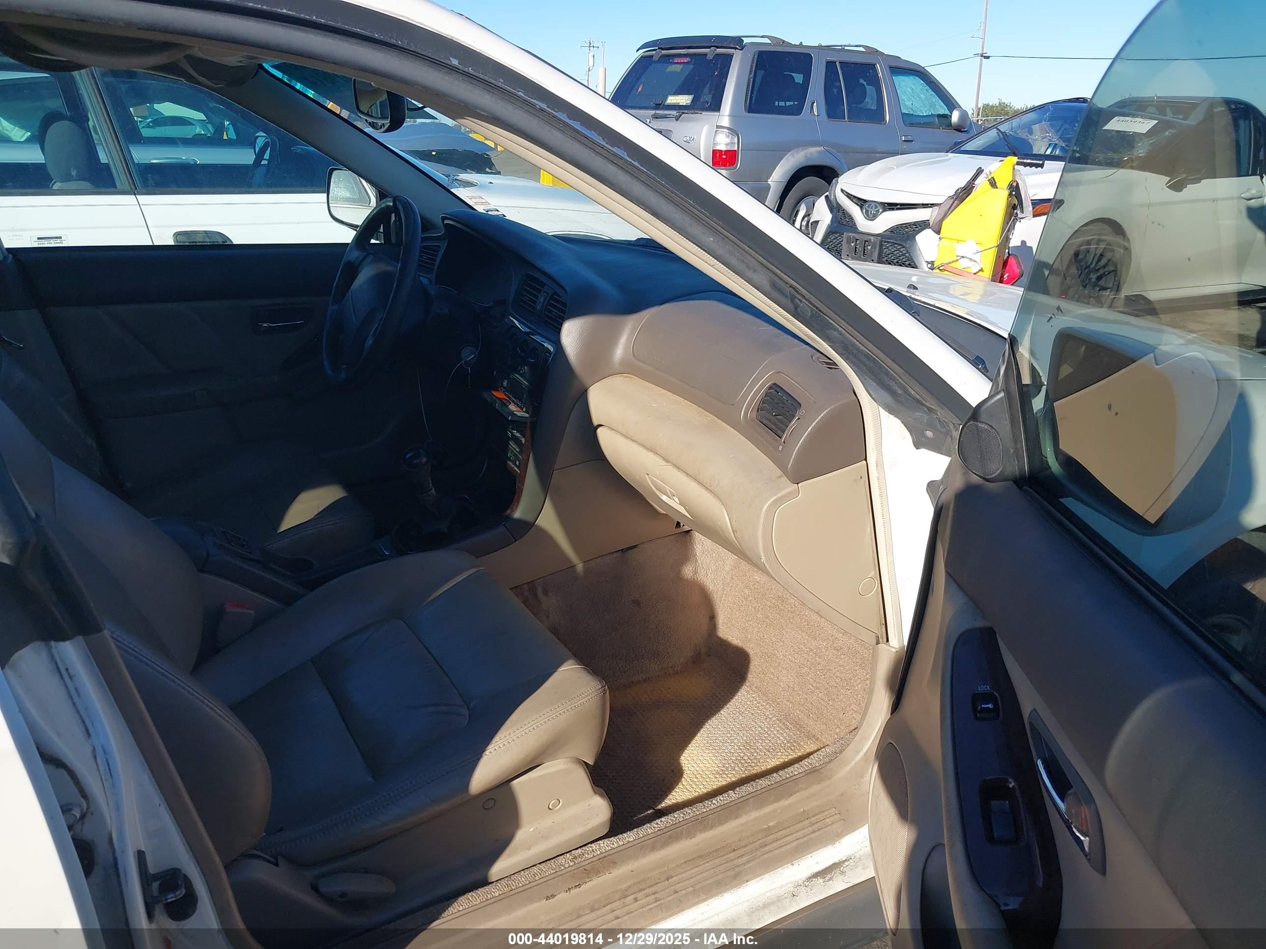 SUBARU OUTBACK image 5
