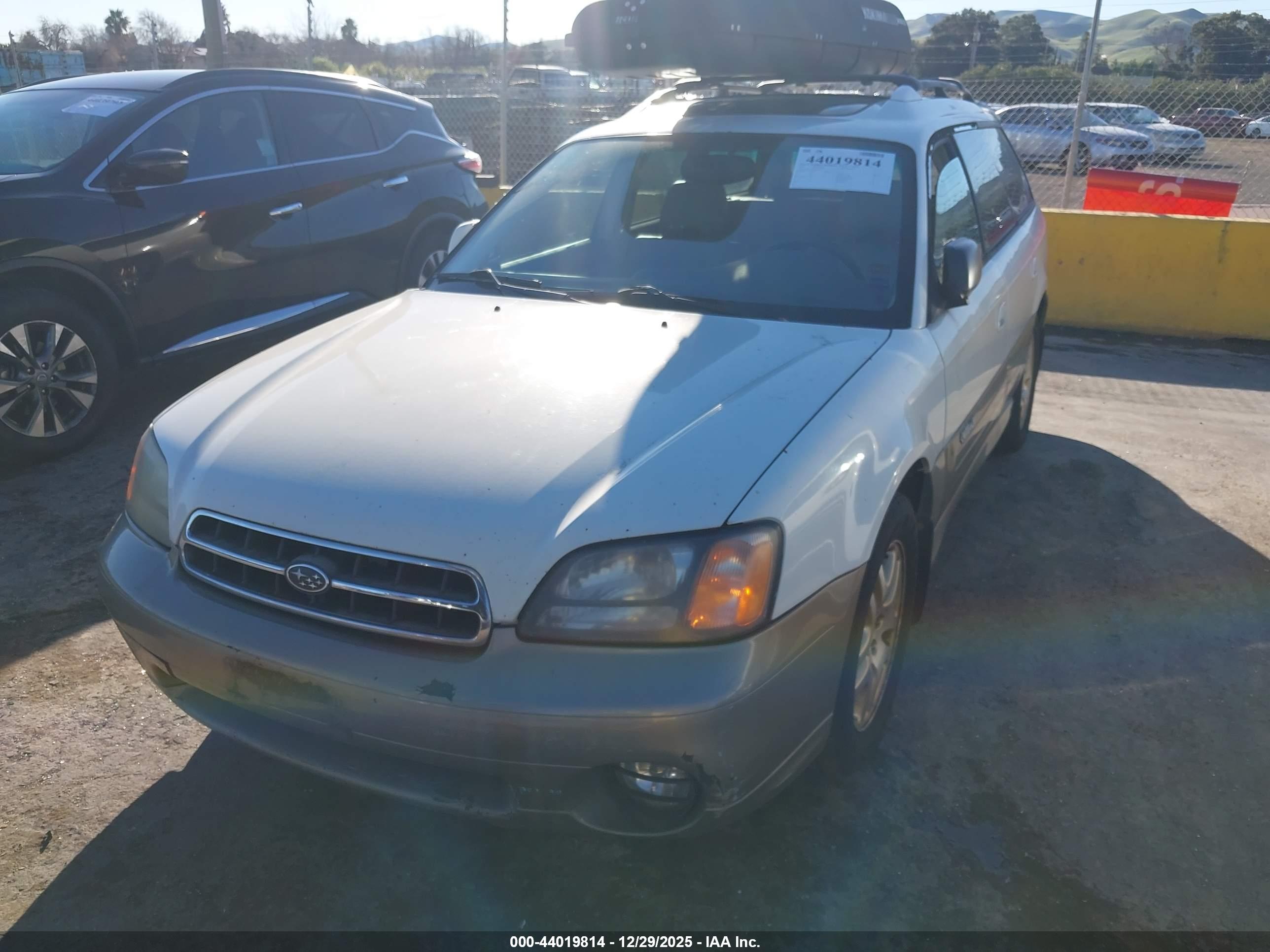 SUBARU OUTBACK image 6