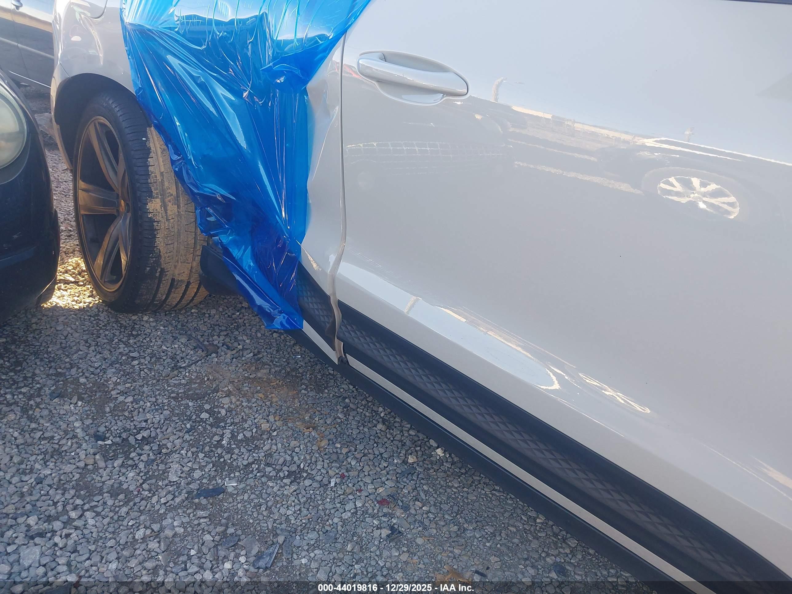 PORSCHE MACAN image 6