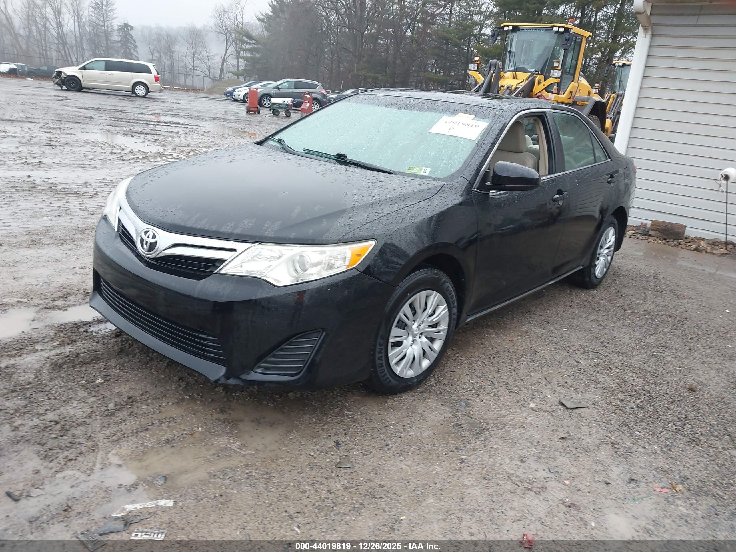 TOYOTA CAMRY image 2