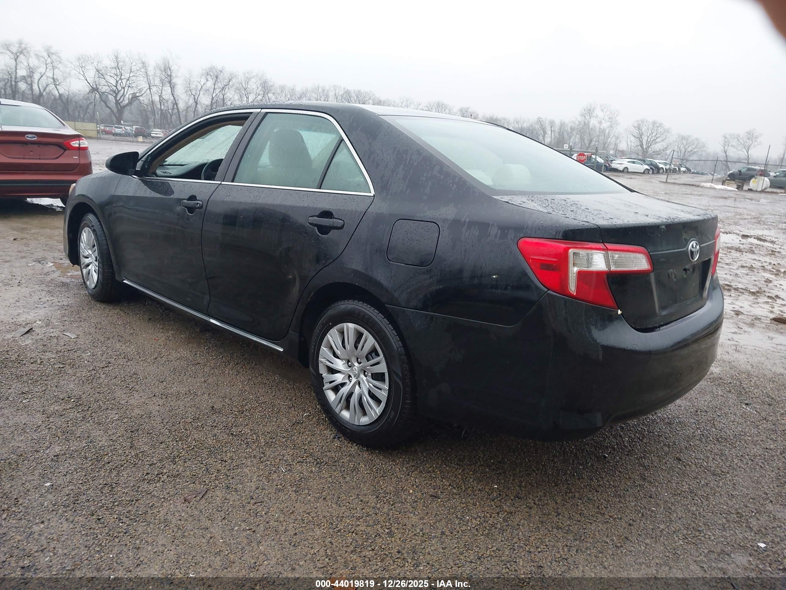 TOYOTA CAMRY image 3