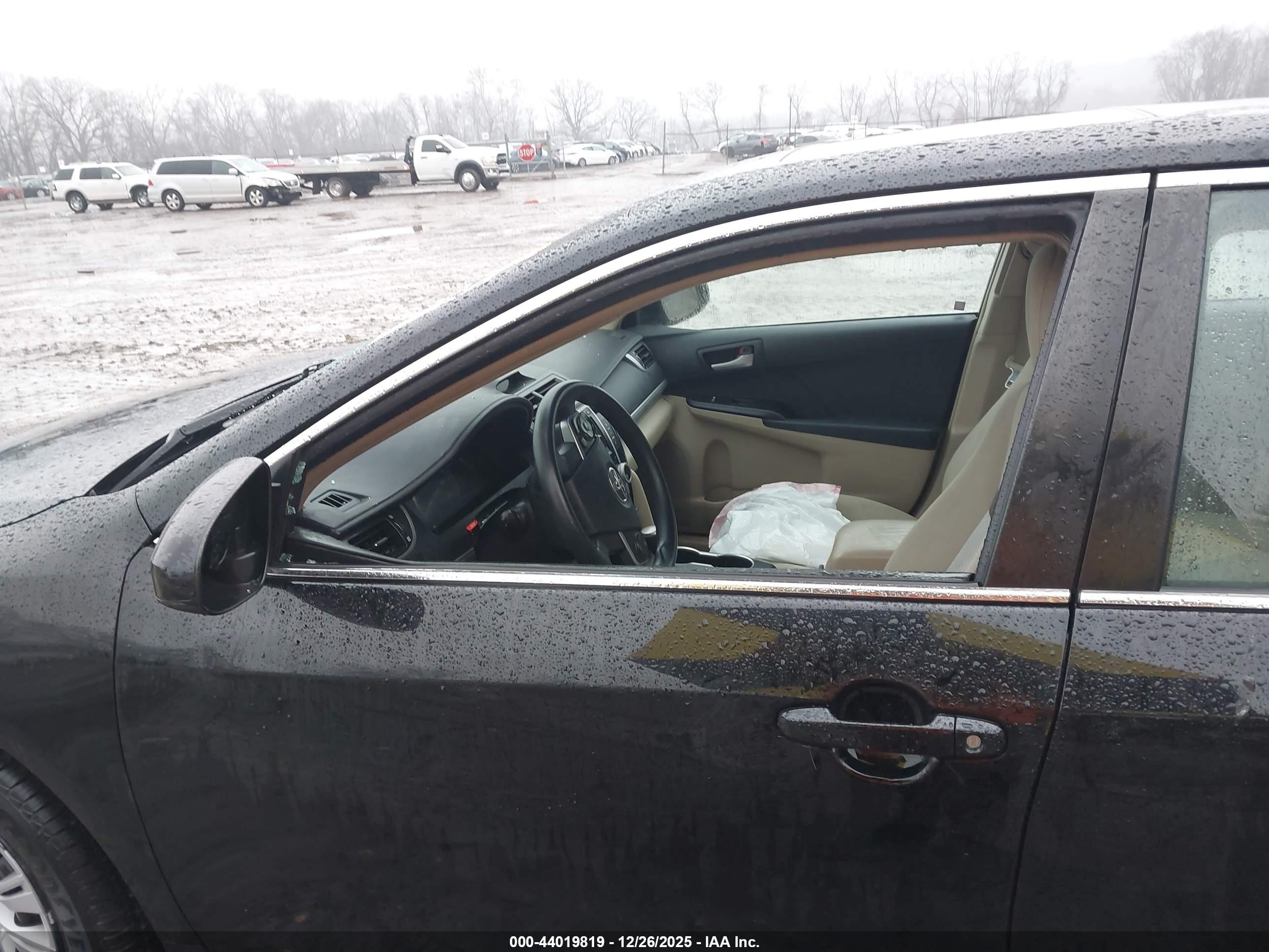 TOYOTA CAMRY image 6