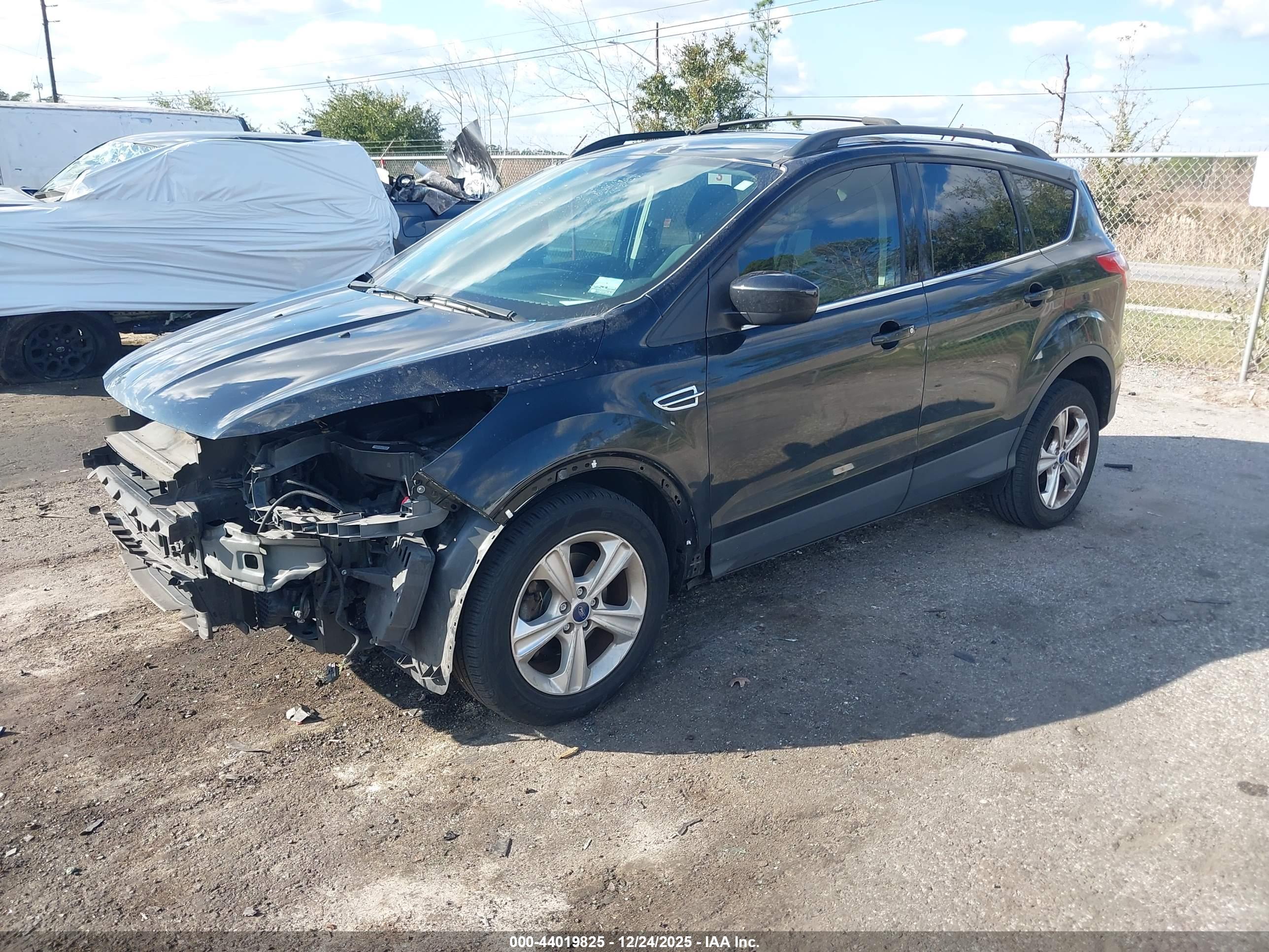 FORD ESCAPE image 2
