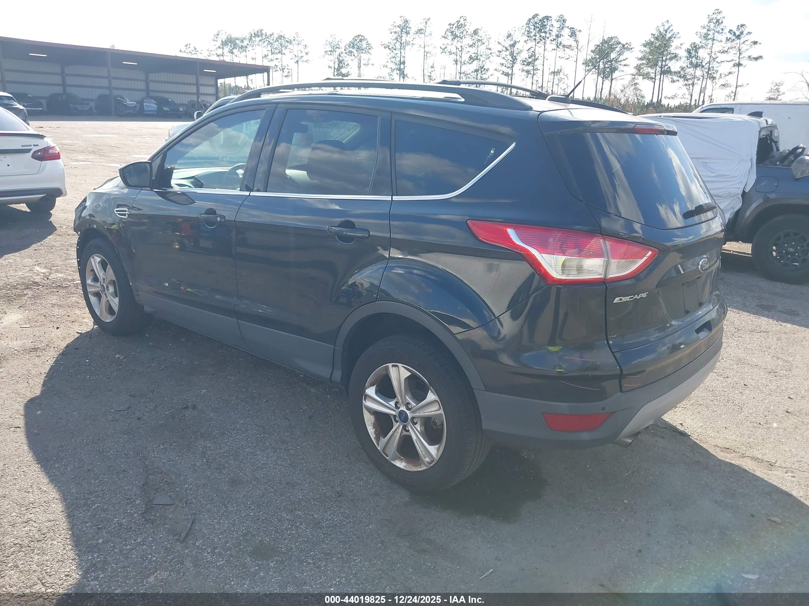 FORD ESCAPE image 3