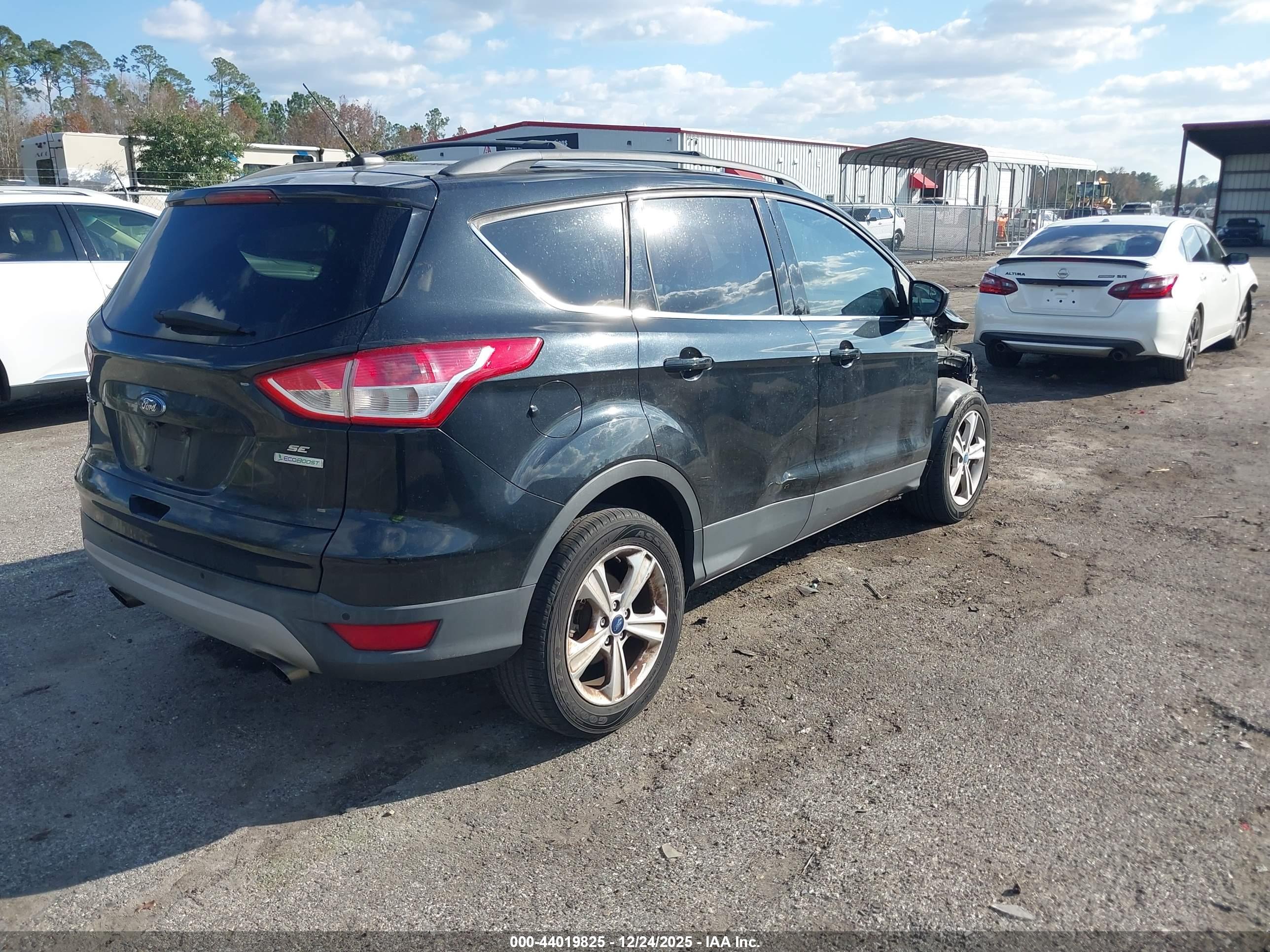 FORD ESCAPE image 4