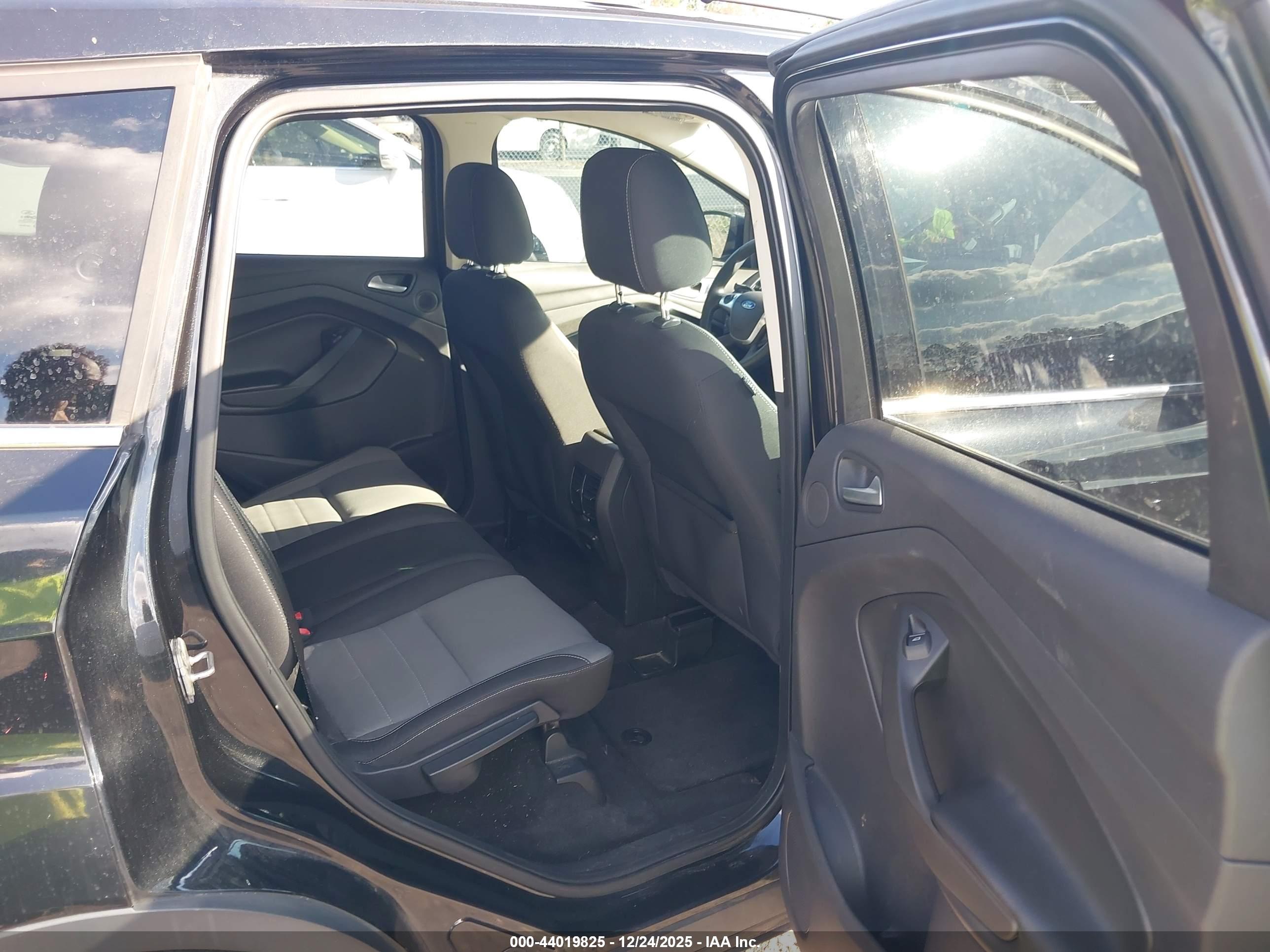 FORD ESCAPE image 8