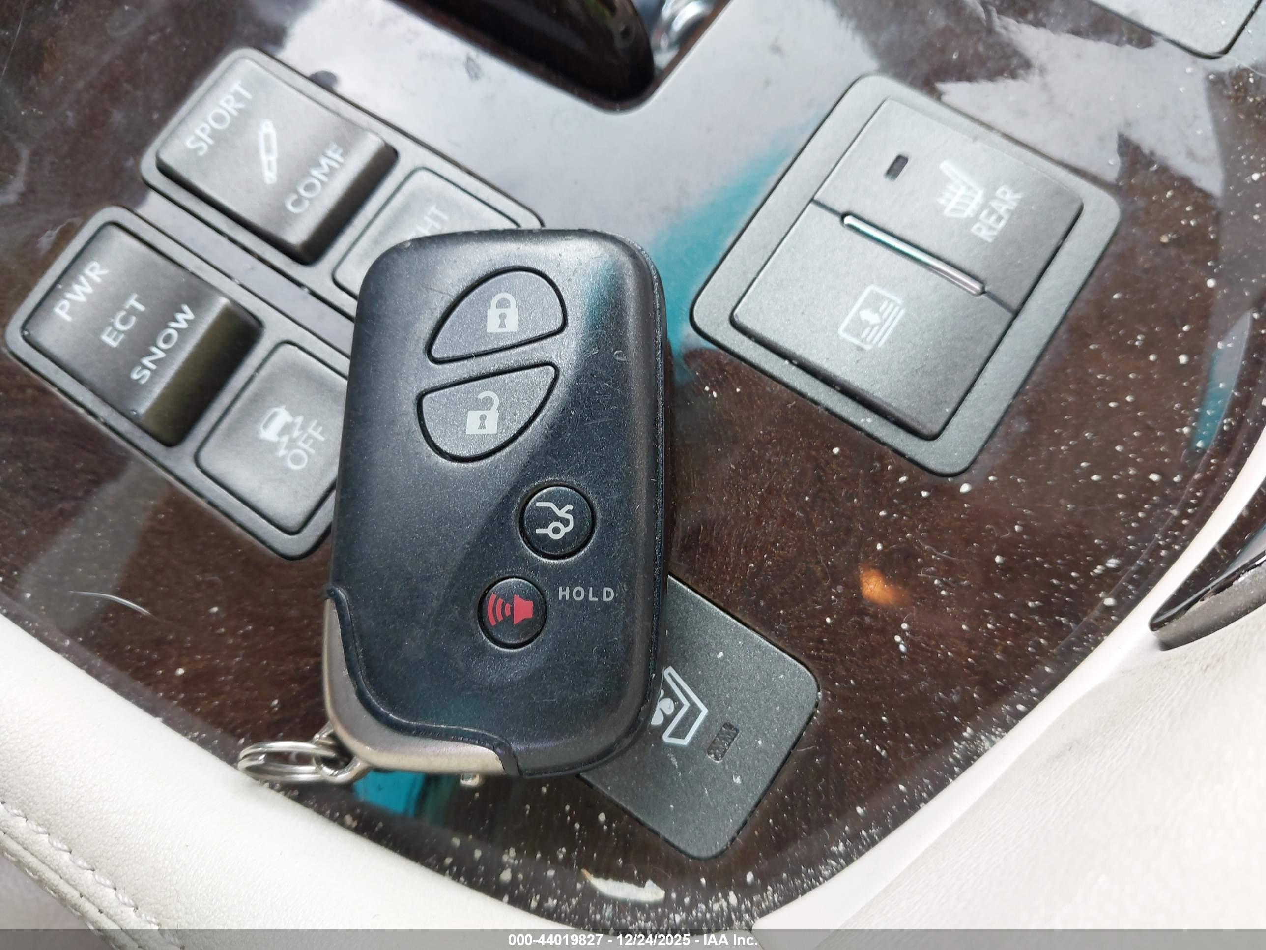 LEXUS LS image 11