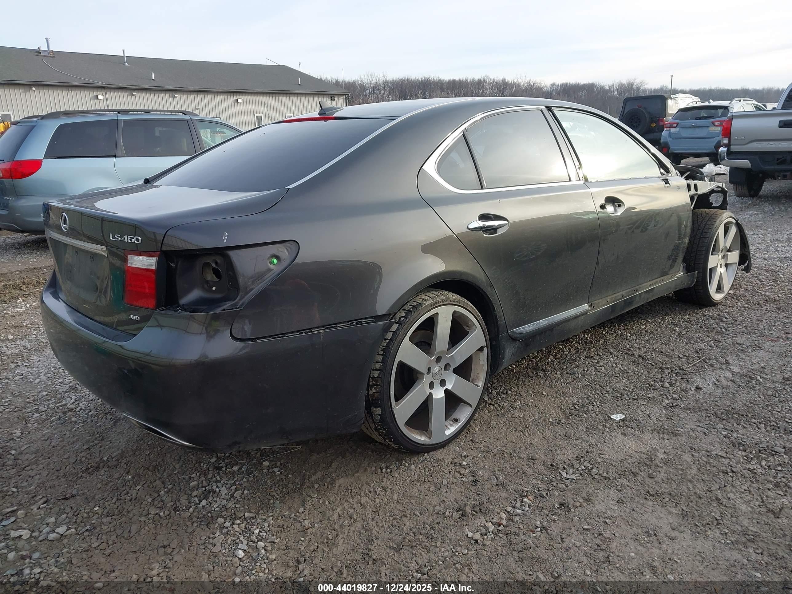 LEXUS LS image 4