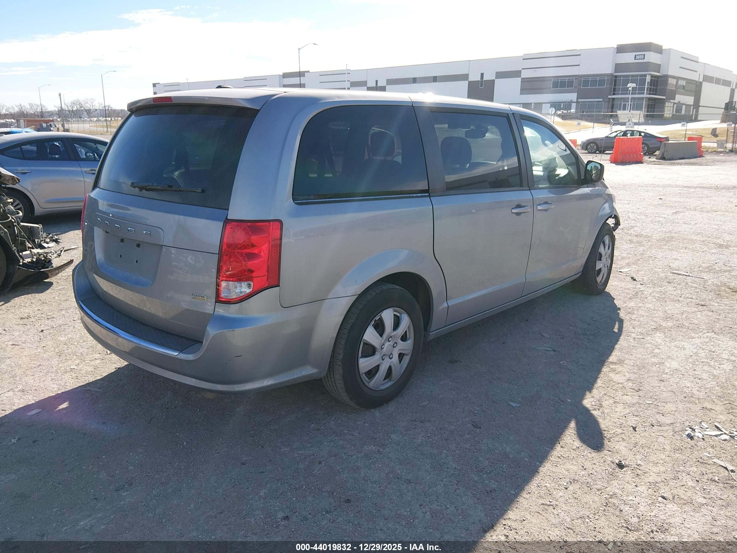 DODGE GRAND image 4