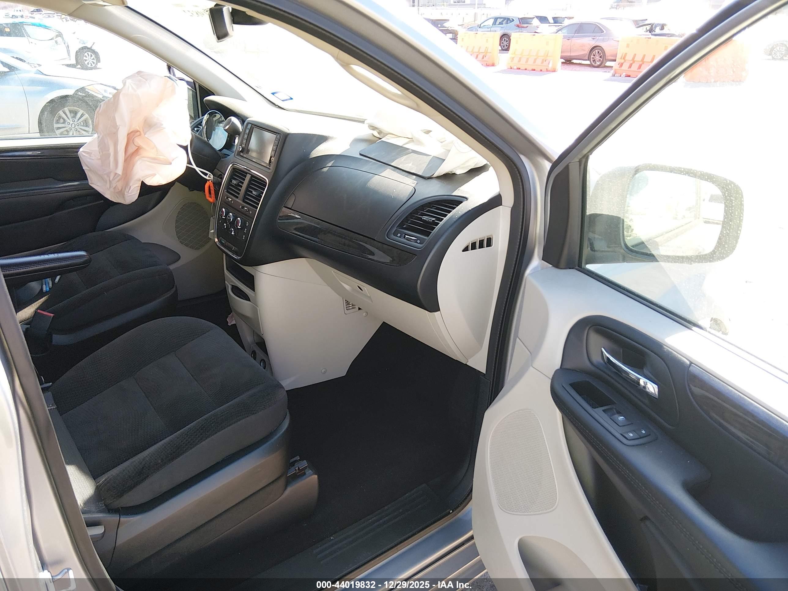 DODGE GRAND image 5