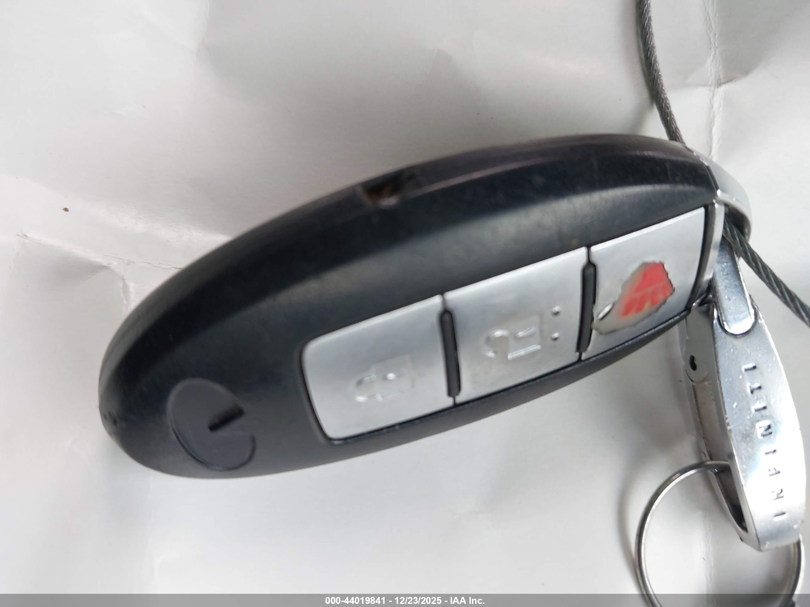 INFINITI FX35 image 11
