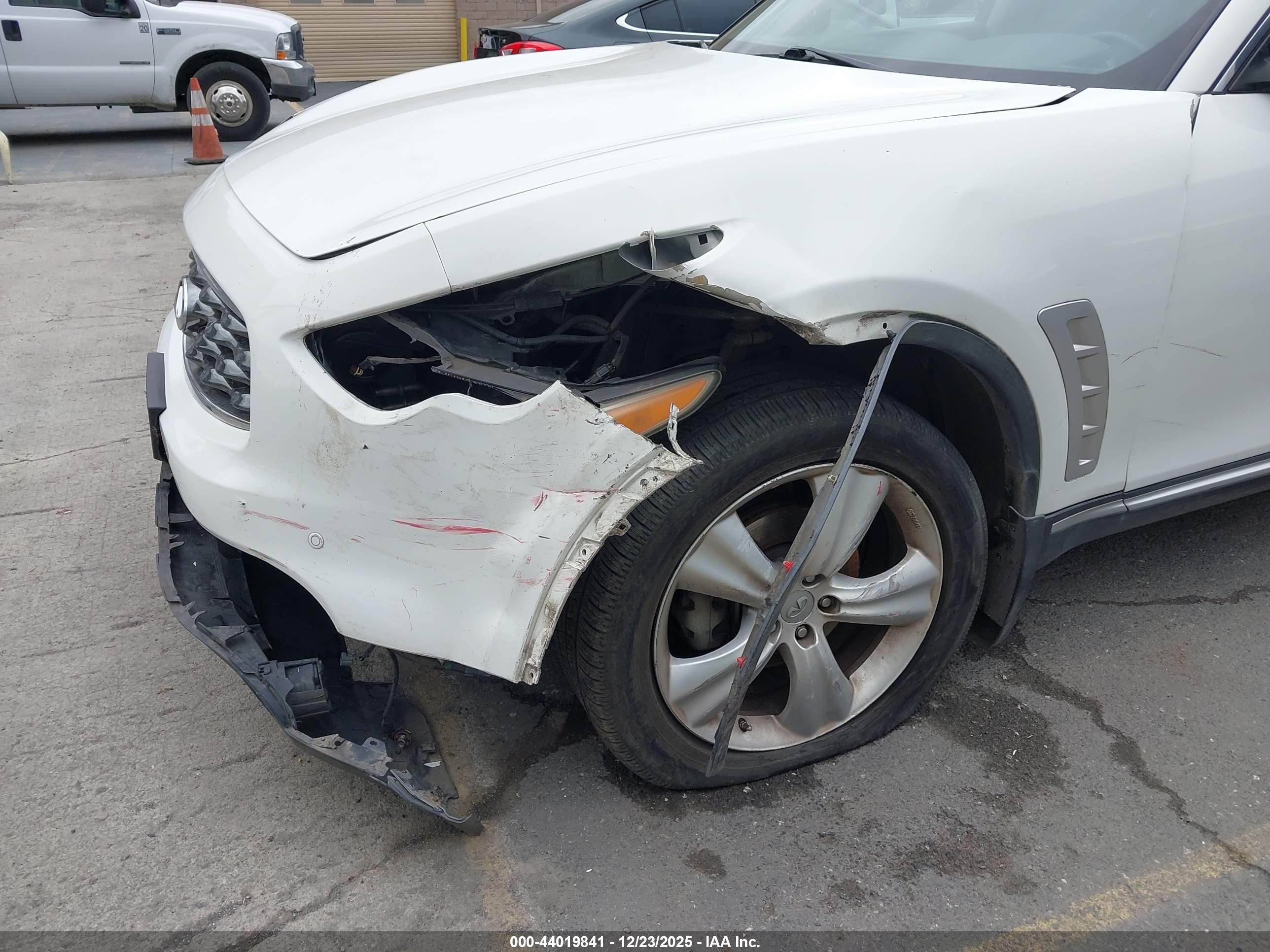 INFINITI FX35 image 6