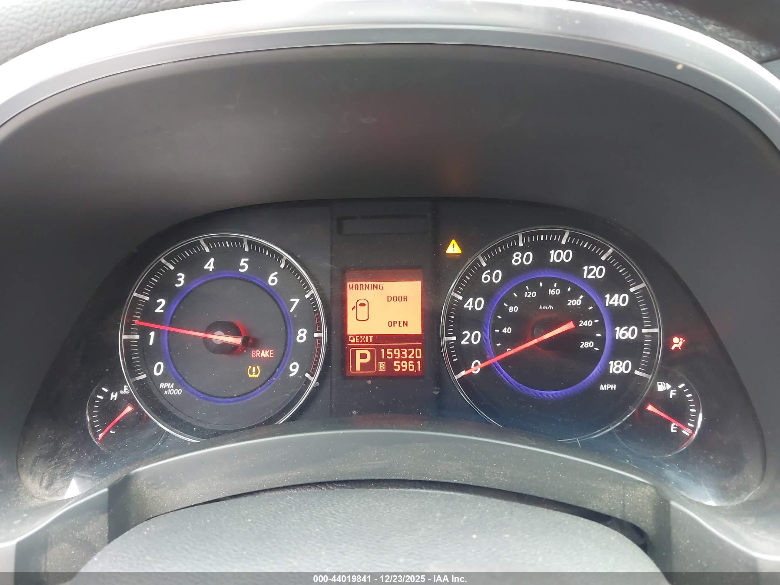 INFINITI FX35 image 7