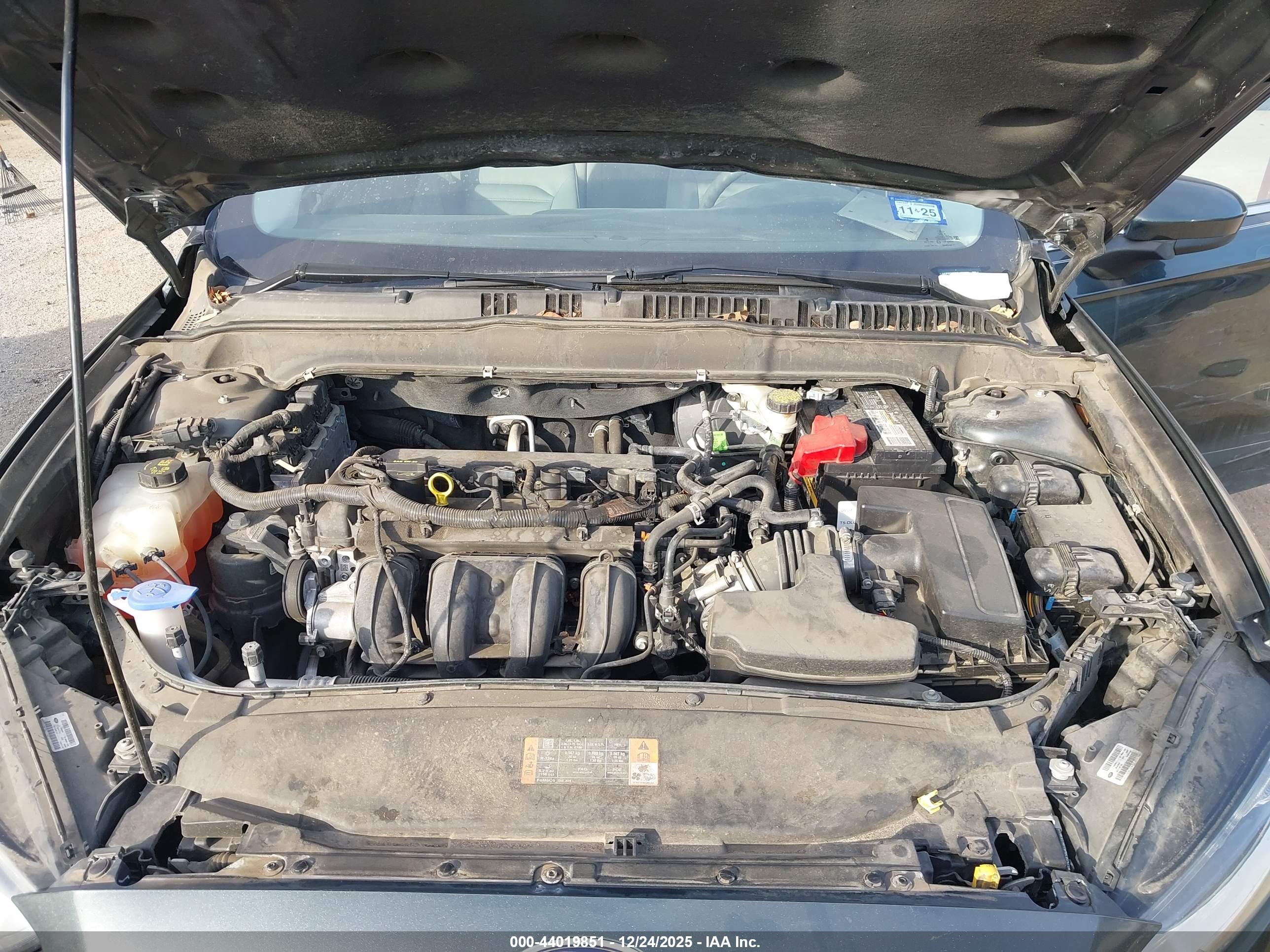 FORD FUSION image 10