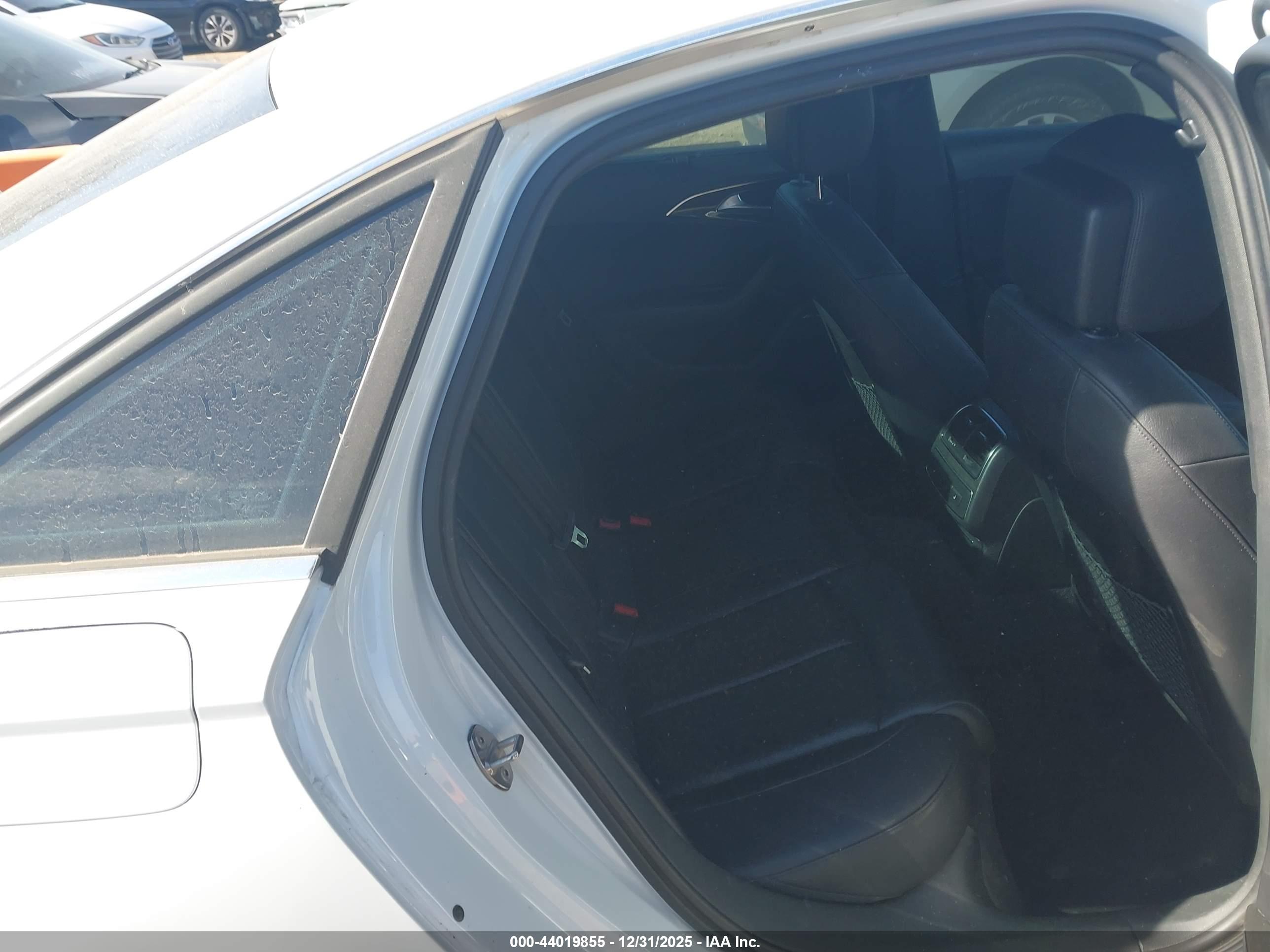 AUDI A6 image 8