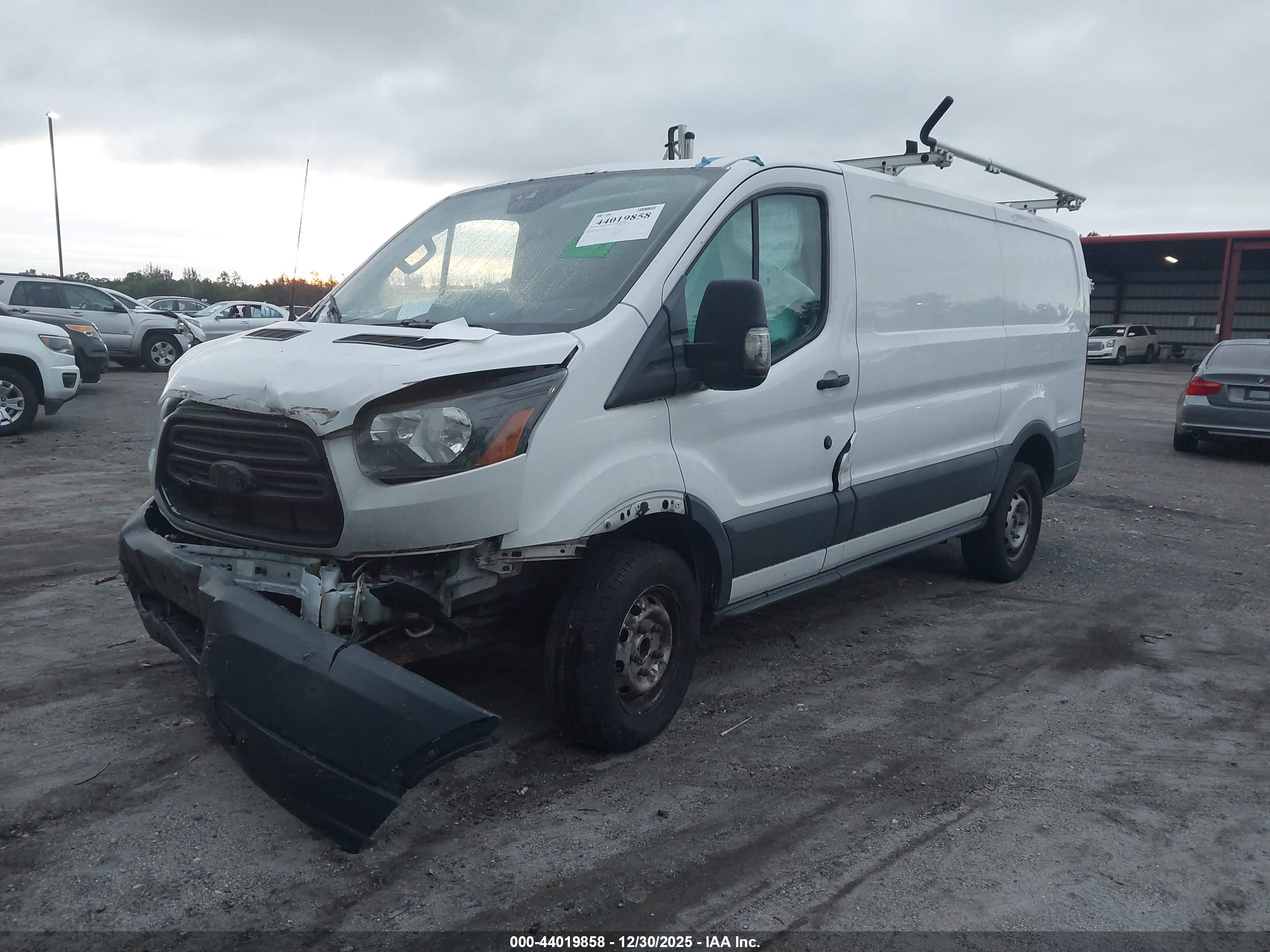 FORD TRANSIT-350 image 2