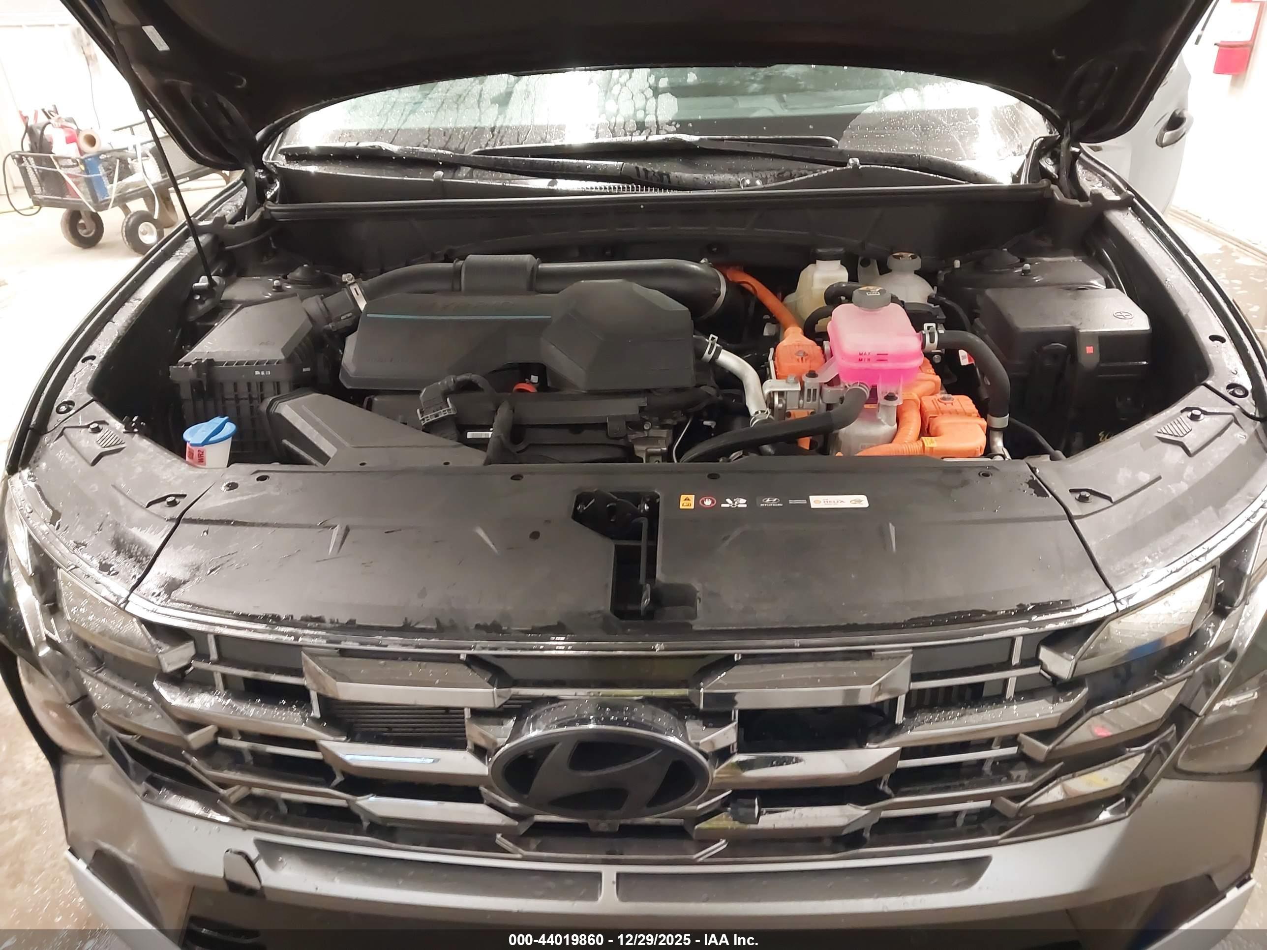 HYUNDAI TUCSON image 10