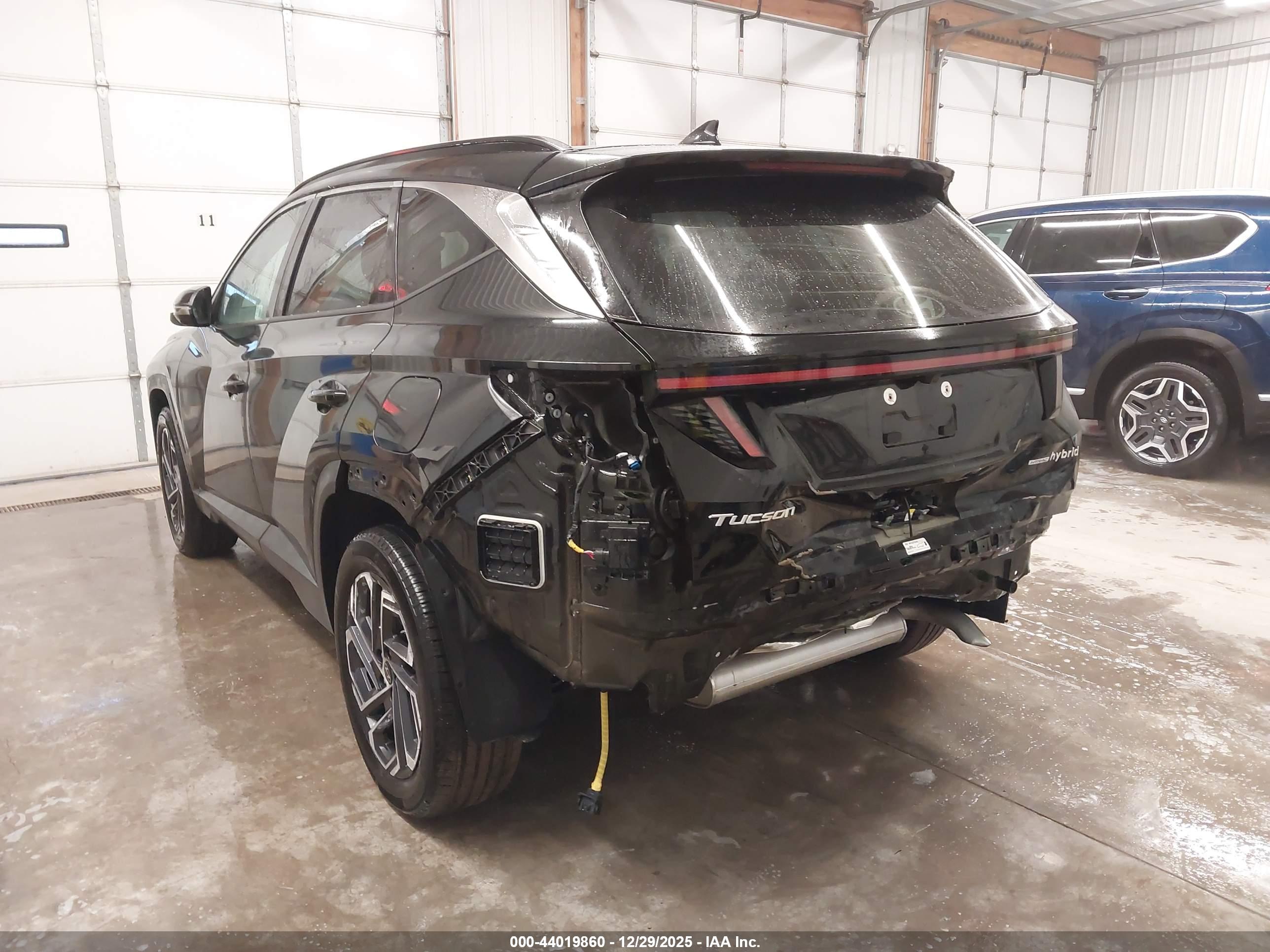 HYUNDAI TUCSON image 3