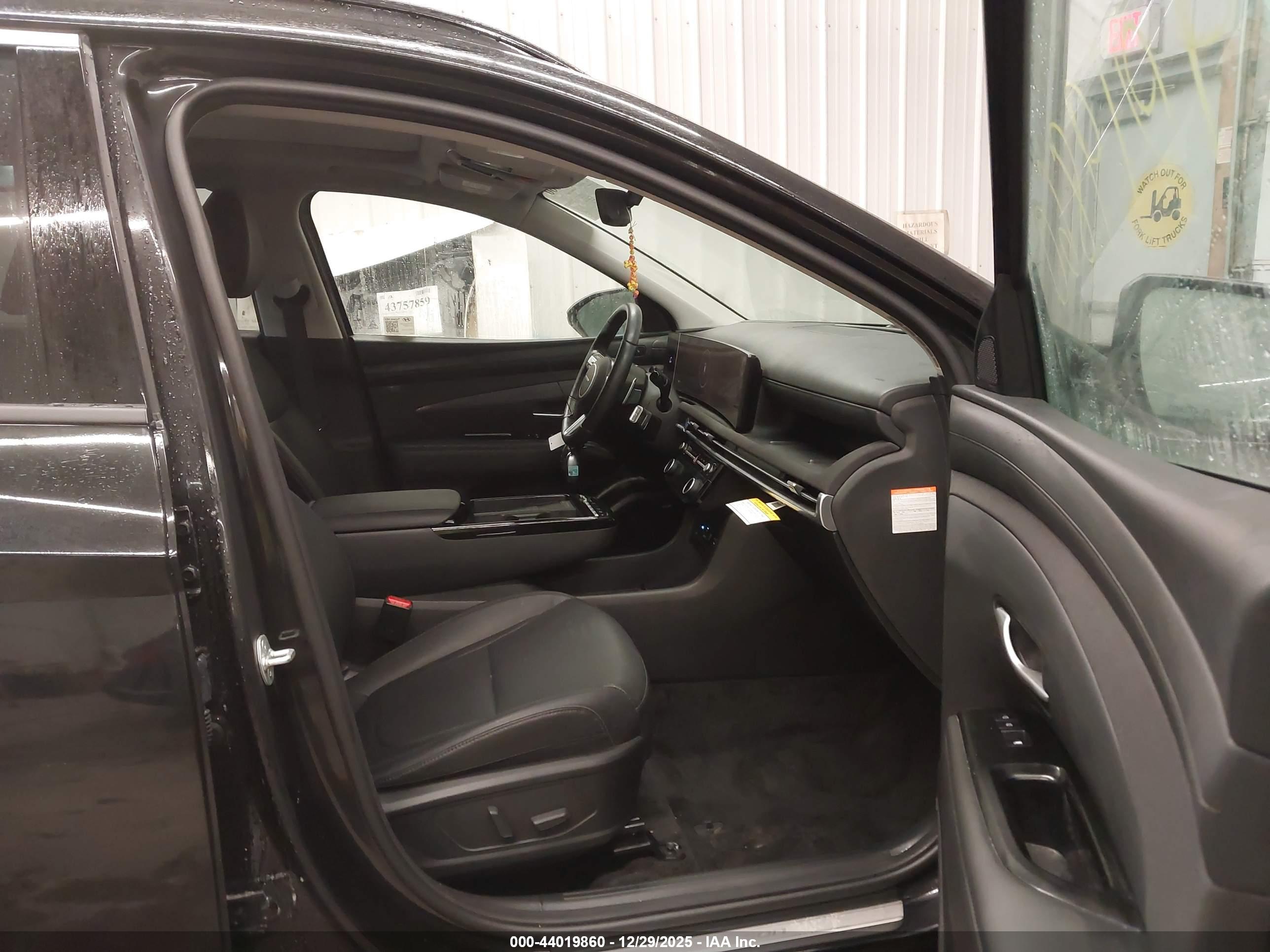 HYUNDAI TUCSON image 5