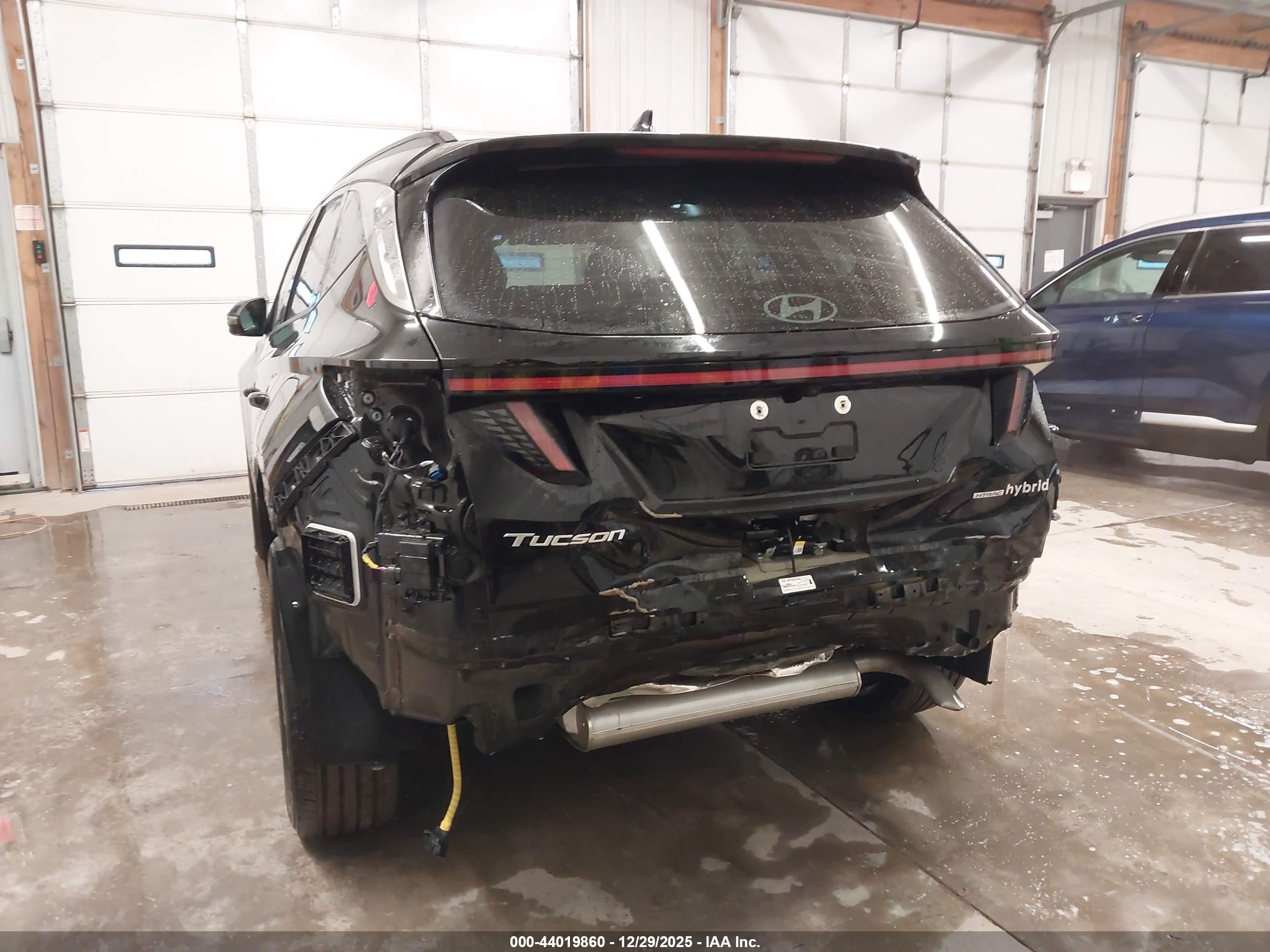 HYUNDAI TUCSON image 6
